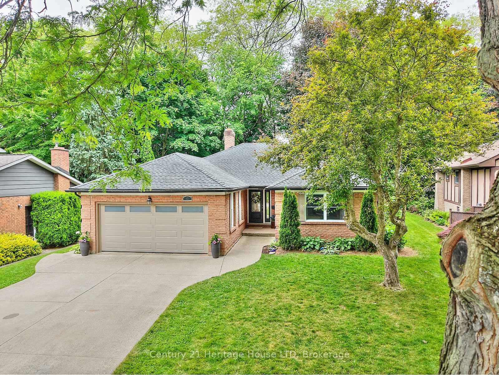 Photo 4 of 12 Deerpark Crescent, Pelham, Fonthill — HOMEH