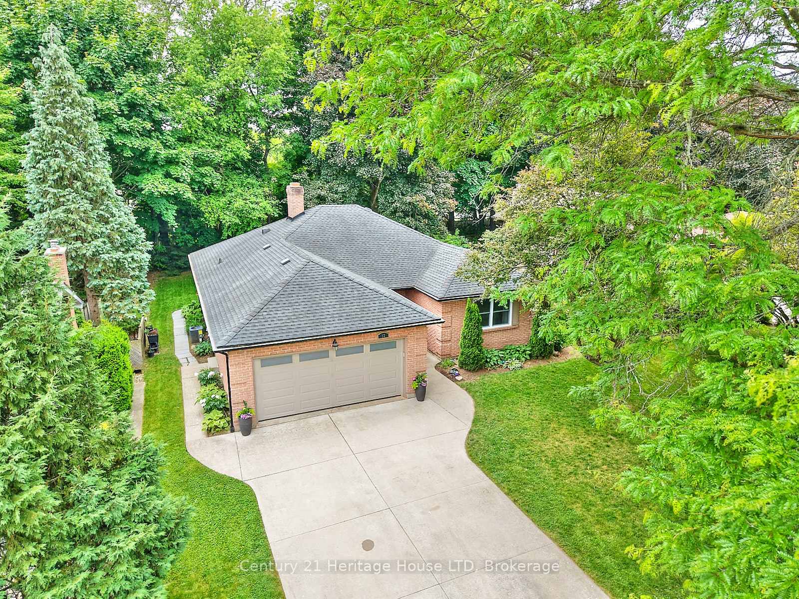 Photo 5 of 12 Deerpark Crescent, Pelham, Fonthill — HOMEH