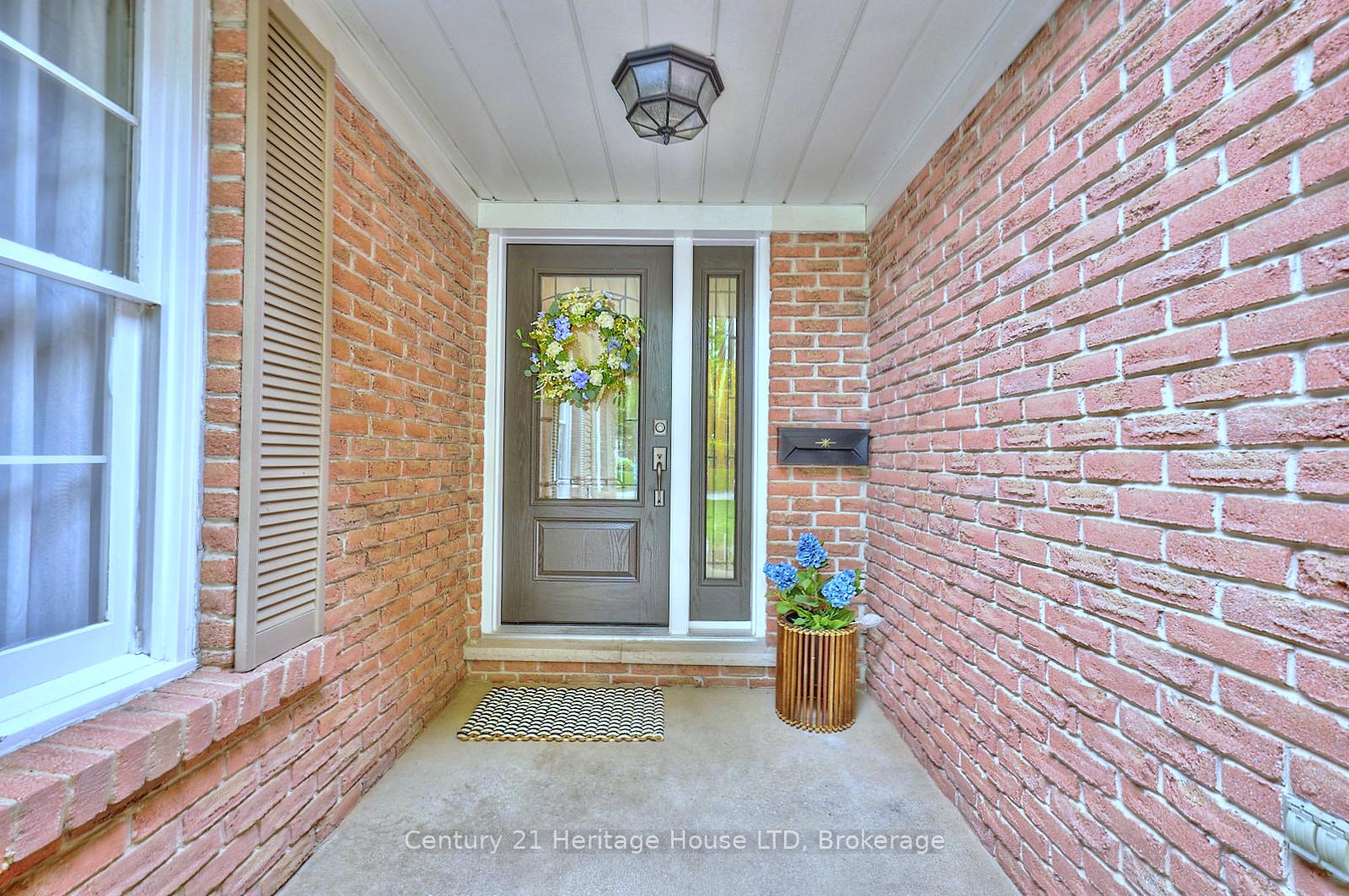 Photo 7 of 12 Deerpark Crescent, Pelham, Fonthill — HOMEH