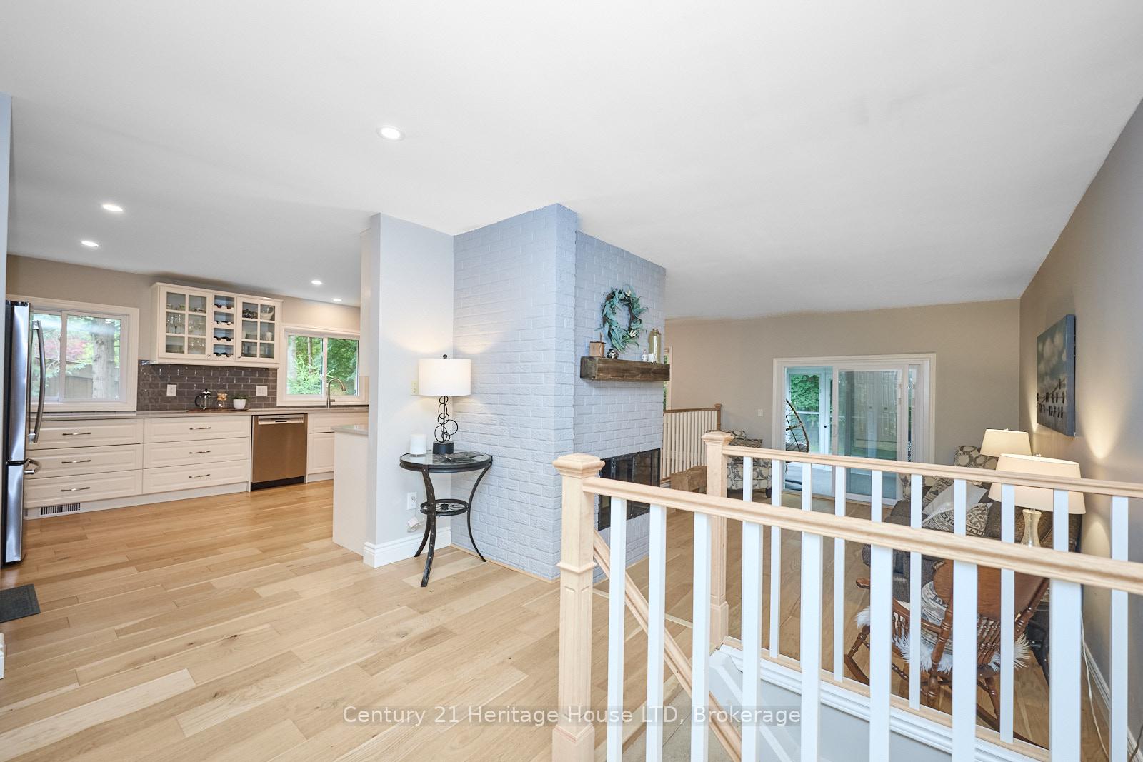 Photo 8 of 12 Deerpark Crescent, Pelham, Fonthill — HOMEH