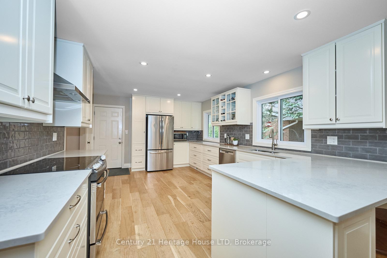 Photo 9 of 12 Deerpark Crescent, Pelham, Fonthill — HOMEH