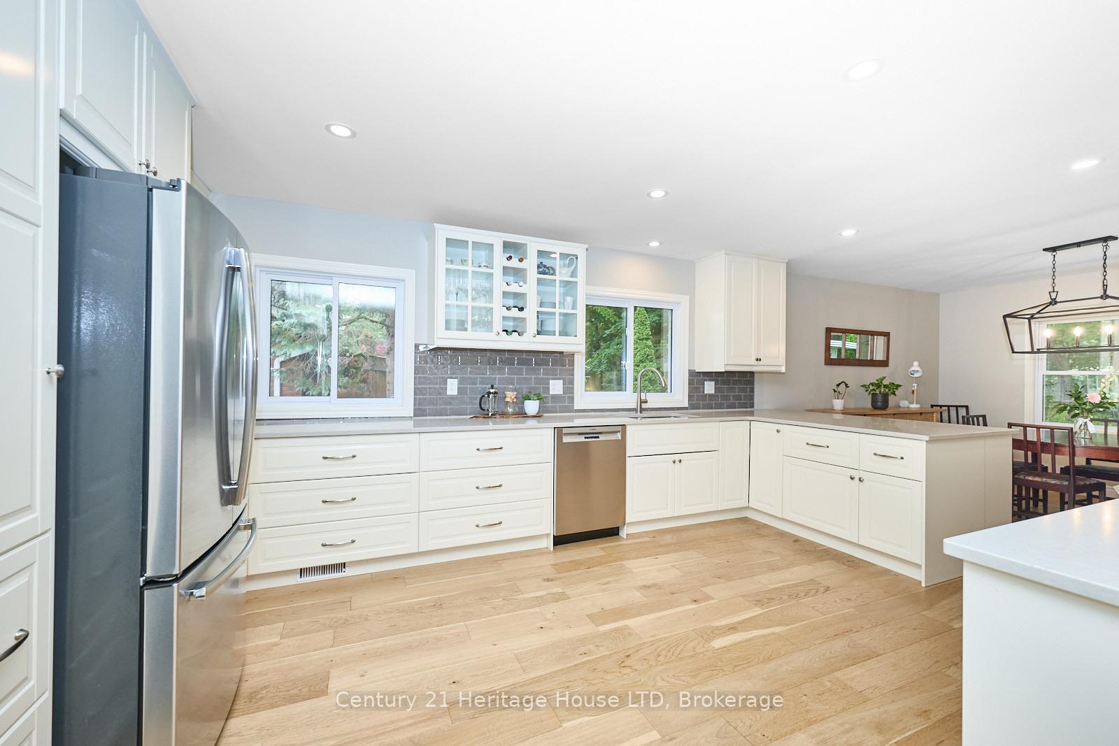 Photo 11 of 12 Deerpark Crescent, Pelham, Fonthill — HOMEH