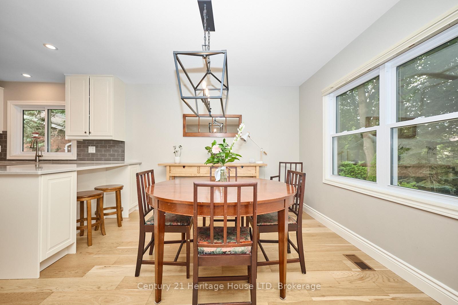 Photo 15 of 12 Deerpark Crescent, Pelham, Fonthill — HOMEH