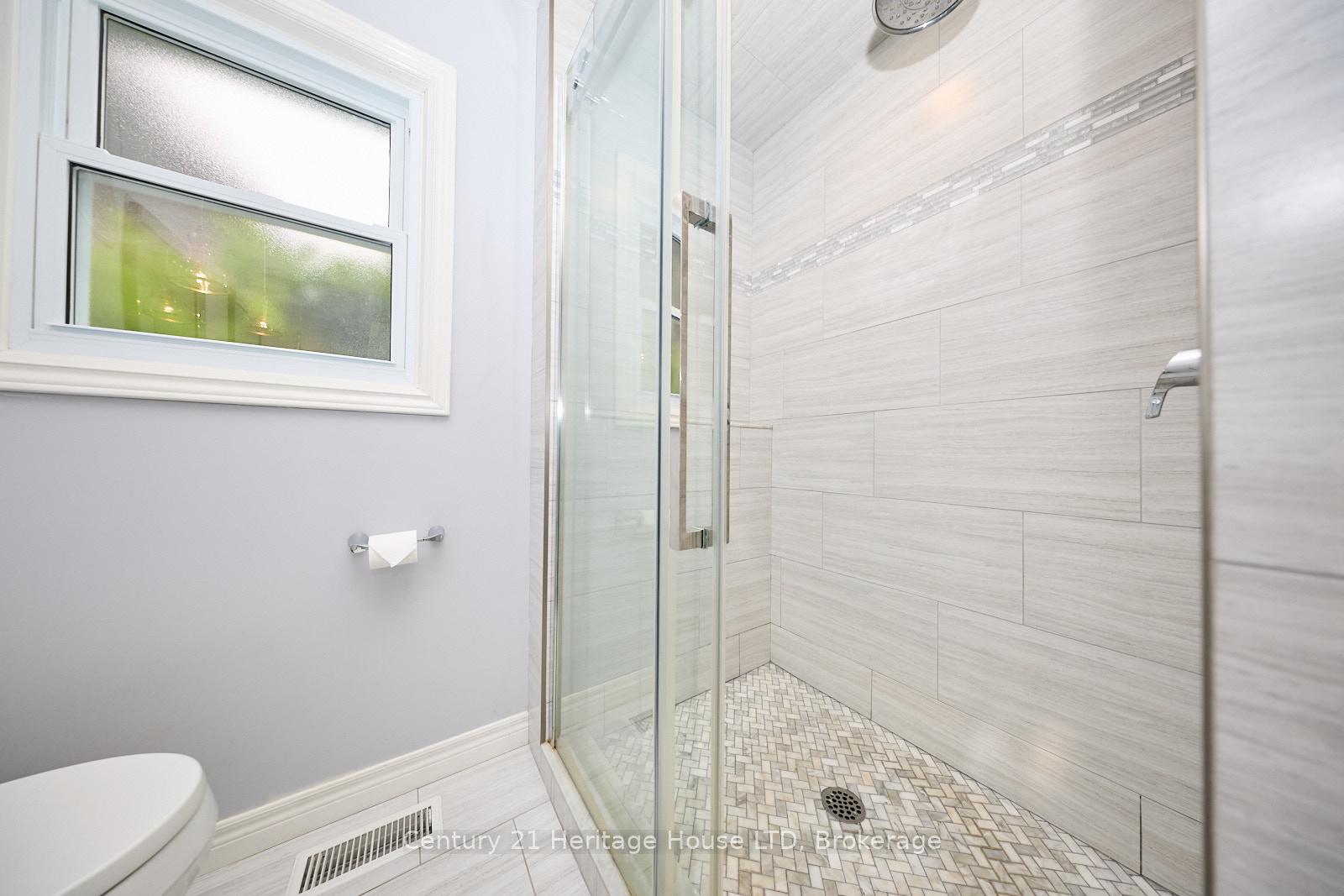 Photo 25 of 12 Deerpark Crescent, Pelham, Fonthill — HOMEH