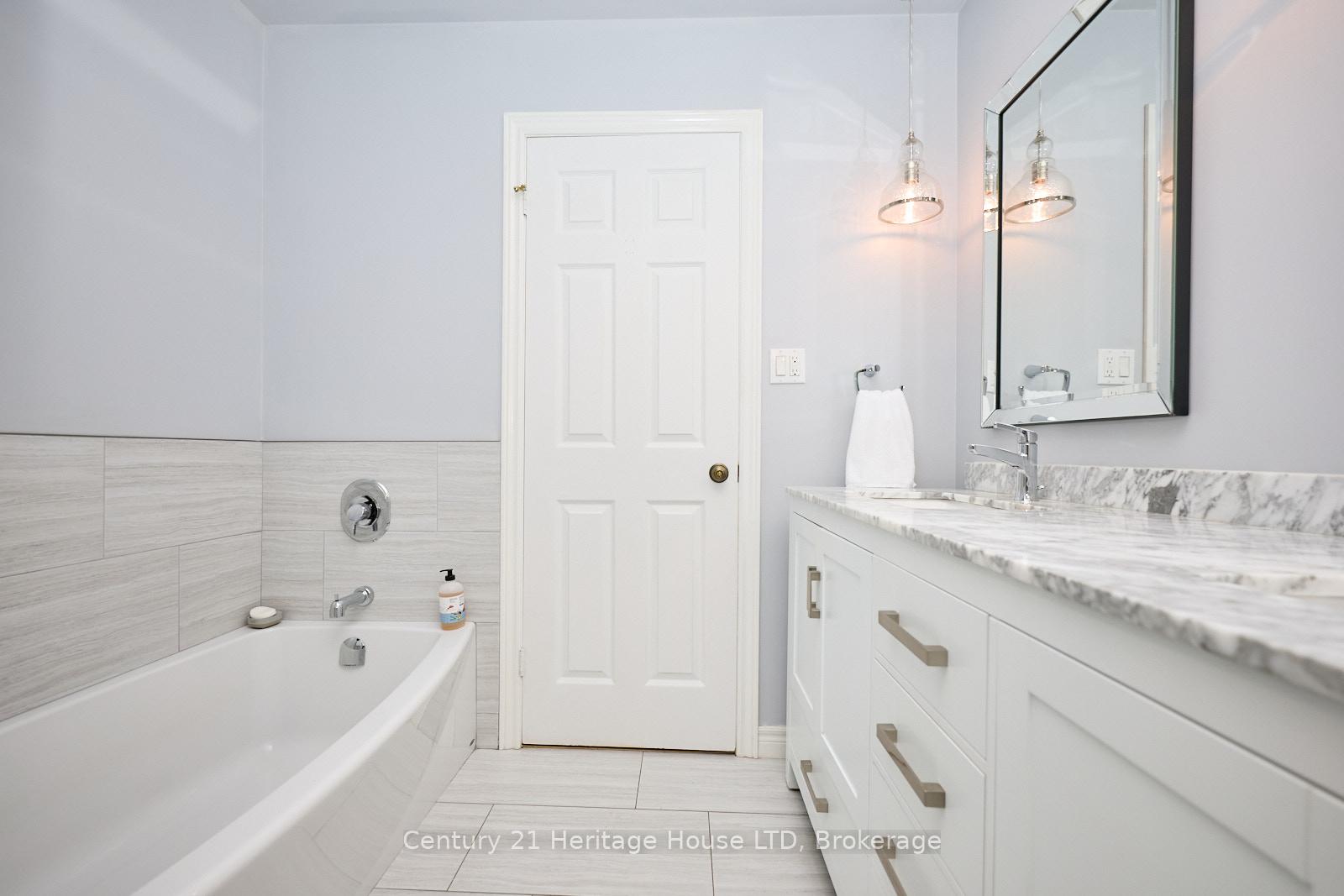 Photo 26 of 12 Deerpark Crescent, Pelham, Fonthill — HOMEH
