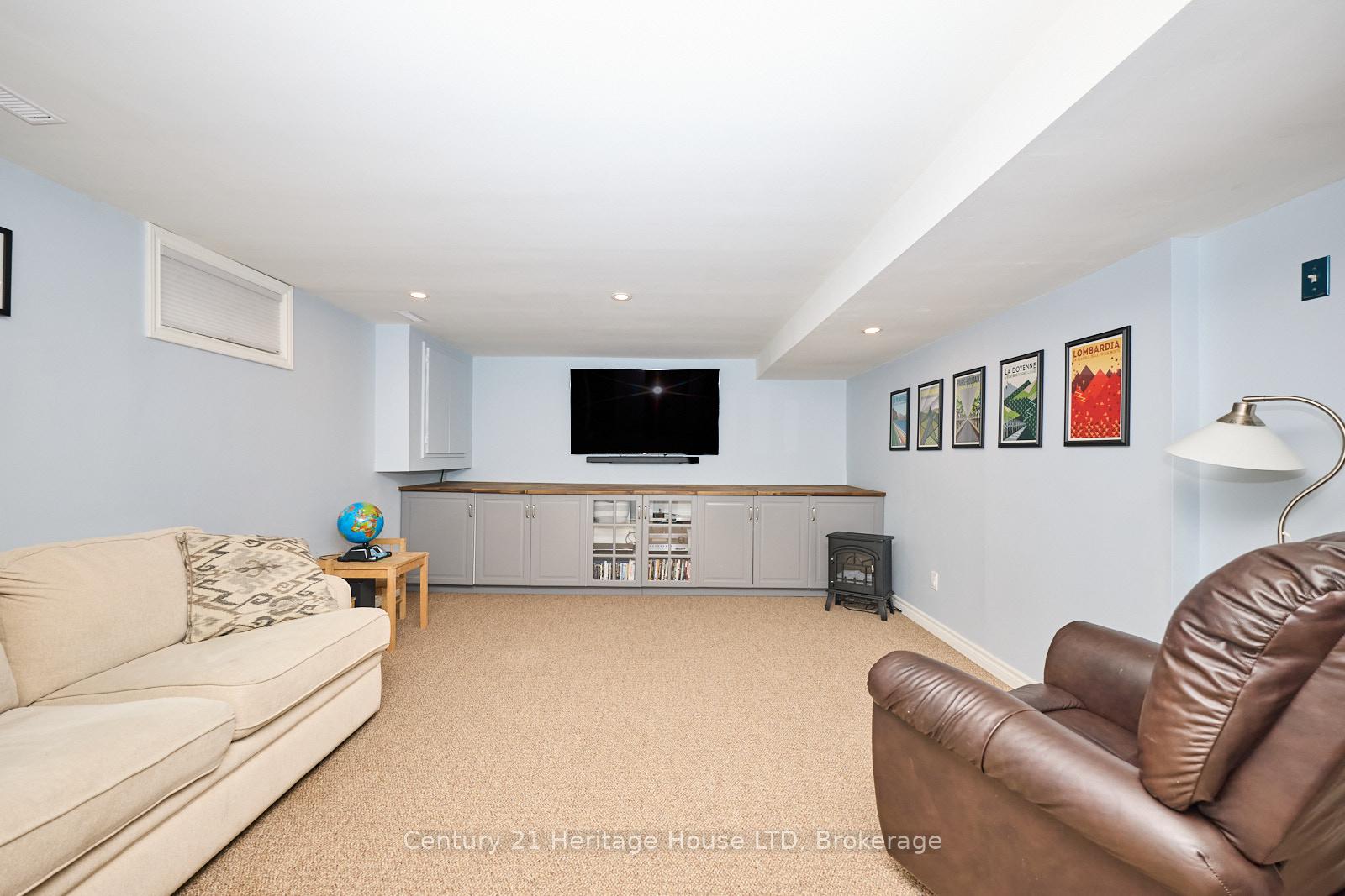 Photo 31 of 12 Deerpark Crescent, Pelham, Fonthill — HOMEH