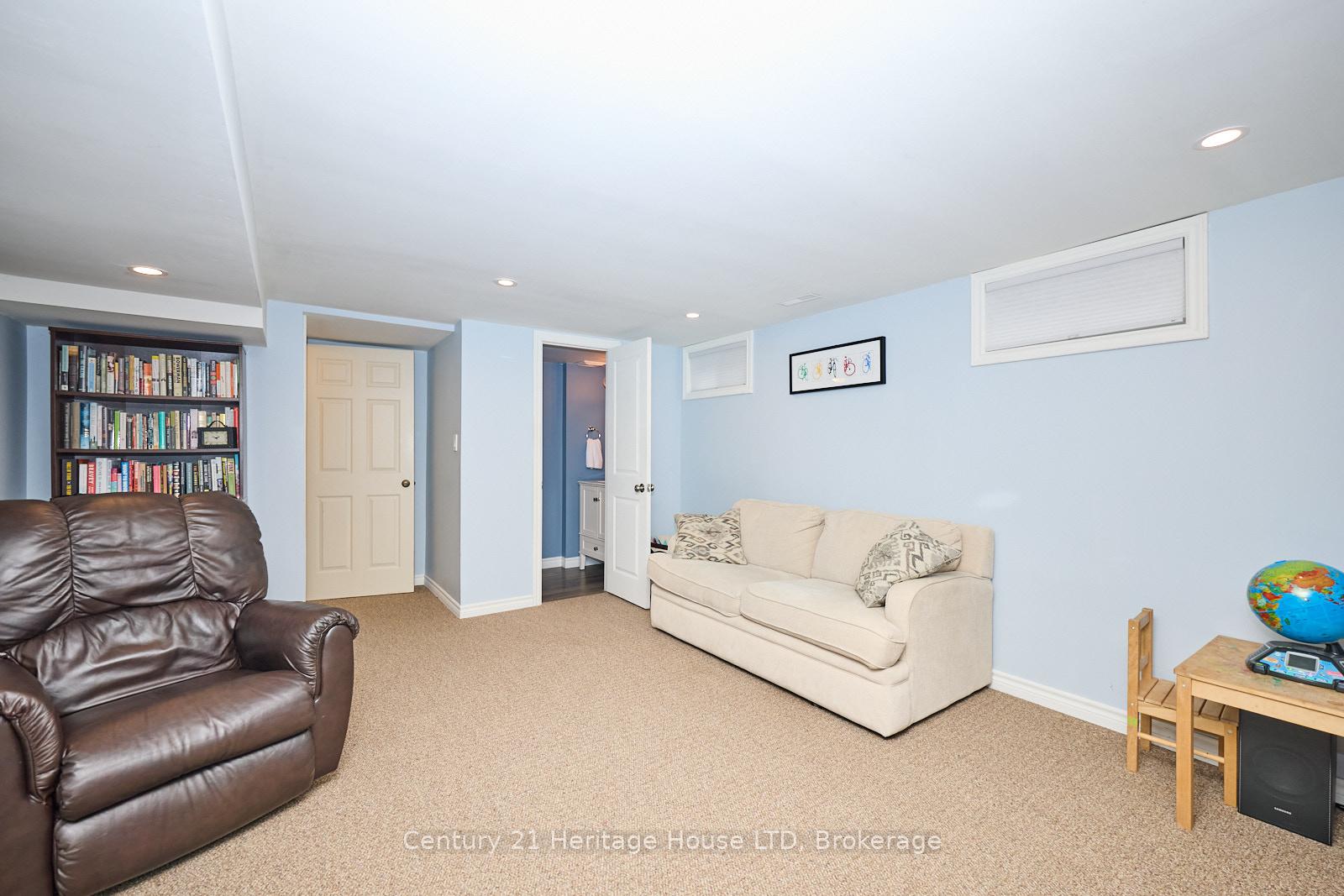 Photo 33 of 12 Deerpark Crescent, Pelham, Fonthill — HOMEH