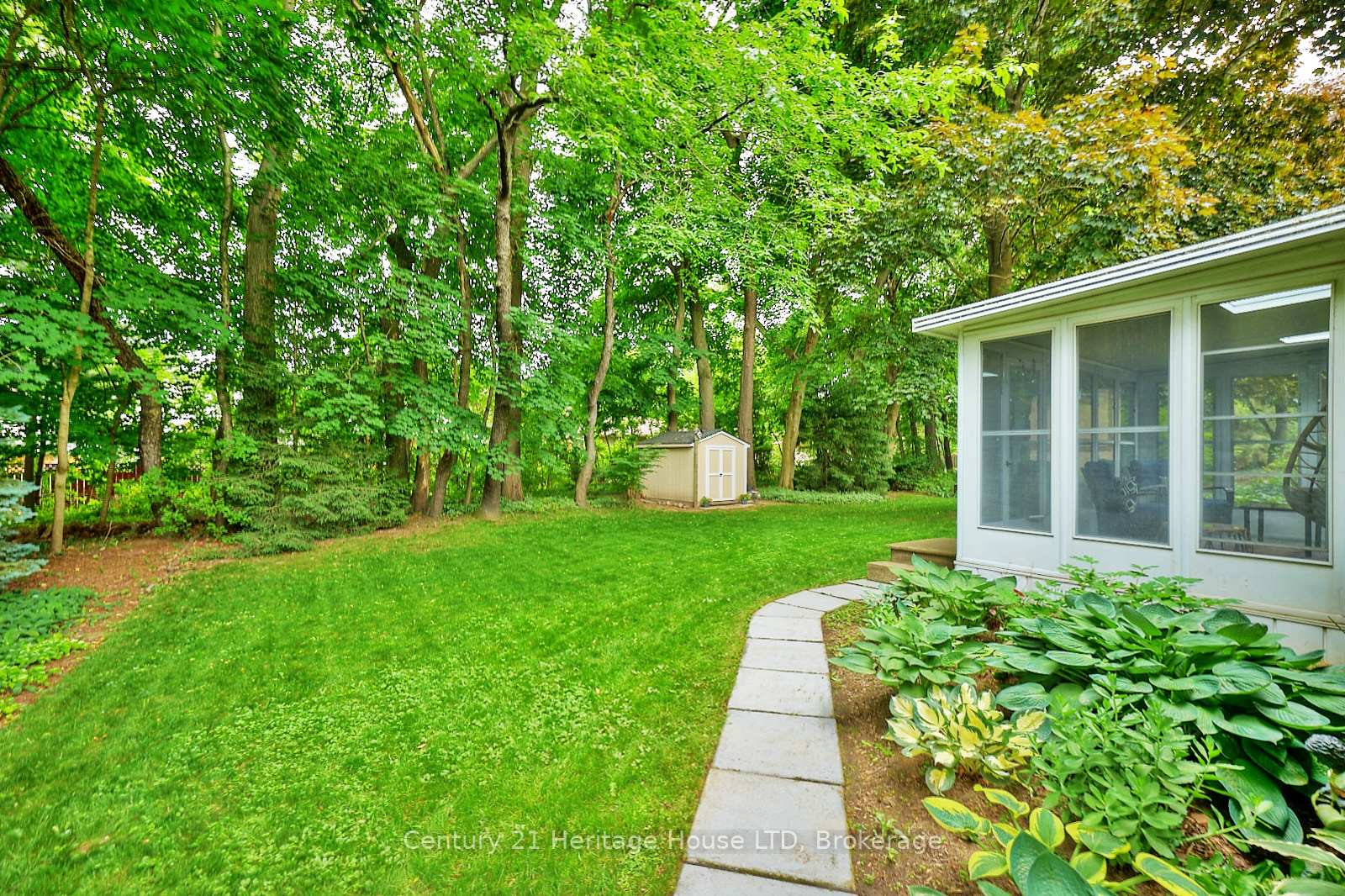 Photo 35 of 12 Deerpark Crescent, Pelham, Fonthill — HOMEH