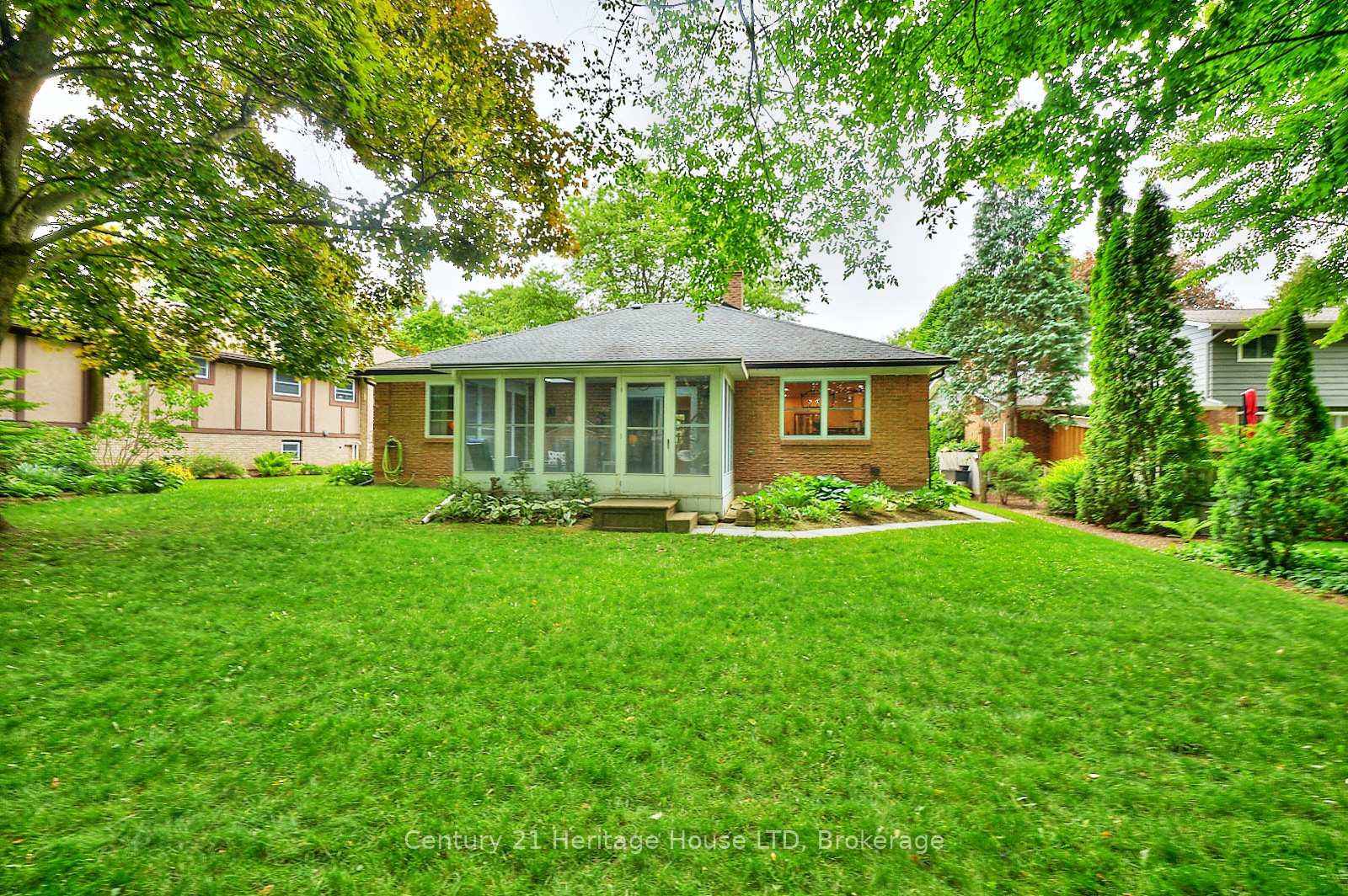Photo 37 of 12 Deerpark Crescent, Pelham, Fonthill — HOMEH