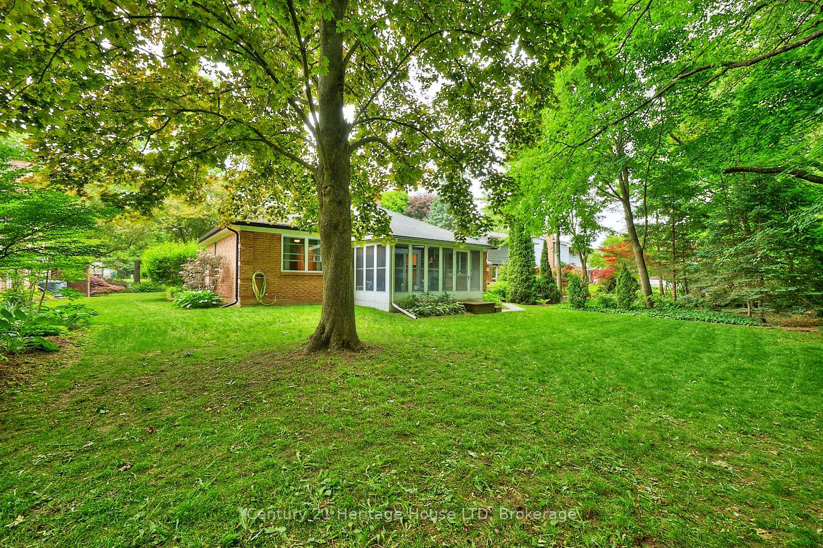 Photo 39 of 12 Deerpark Crescent, Pelham, Fonthill — HOMEH