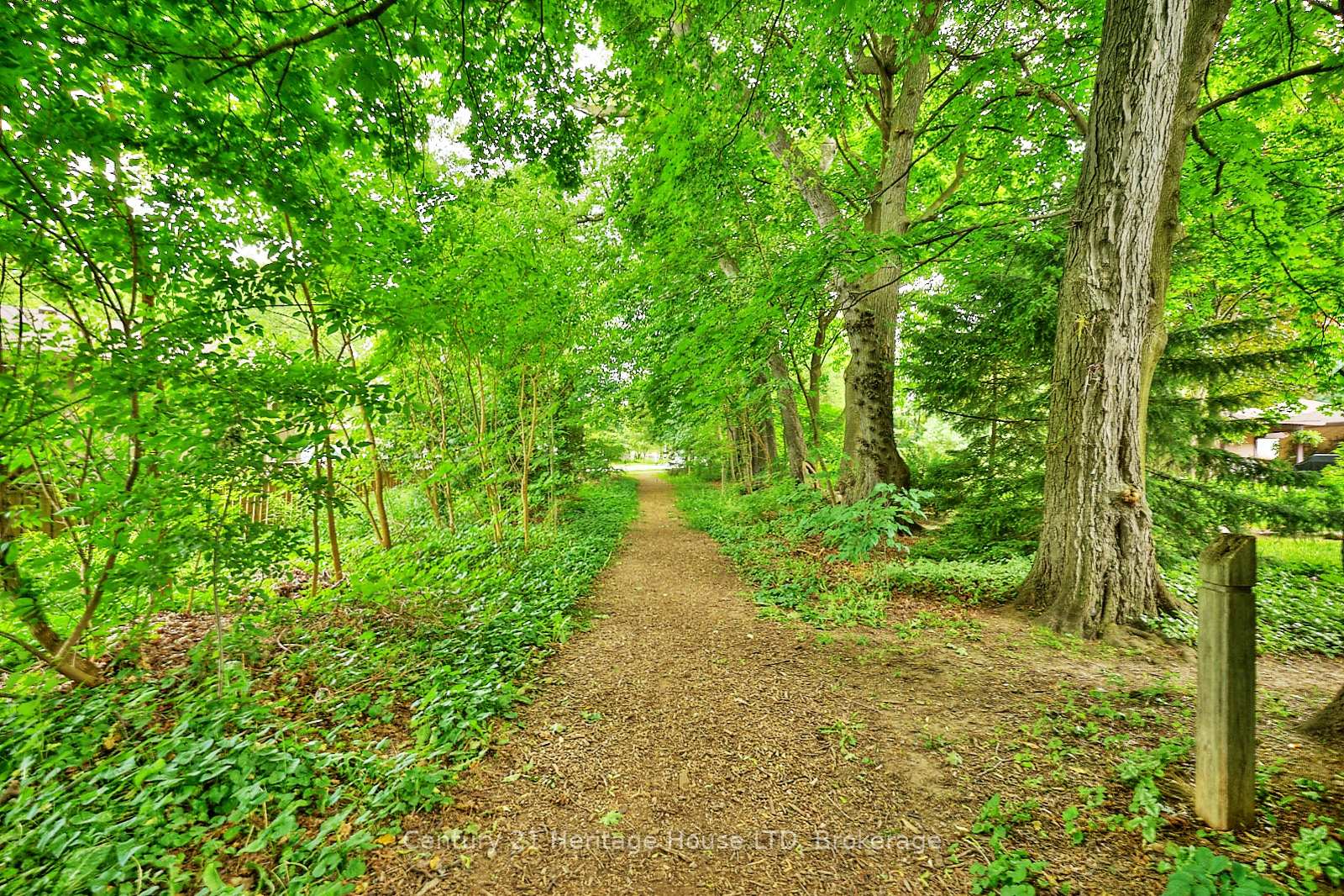 Photo 41 of 12 Deerpark Crescent, Pelham, Fonthill — HOMEH