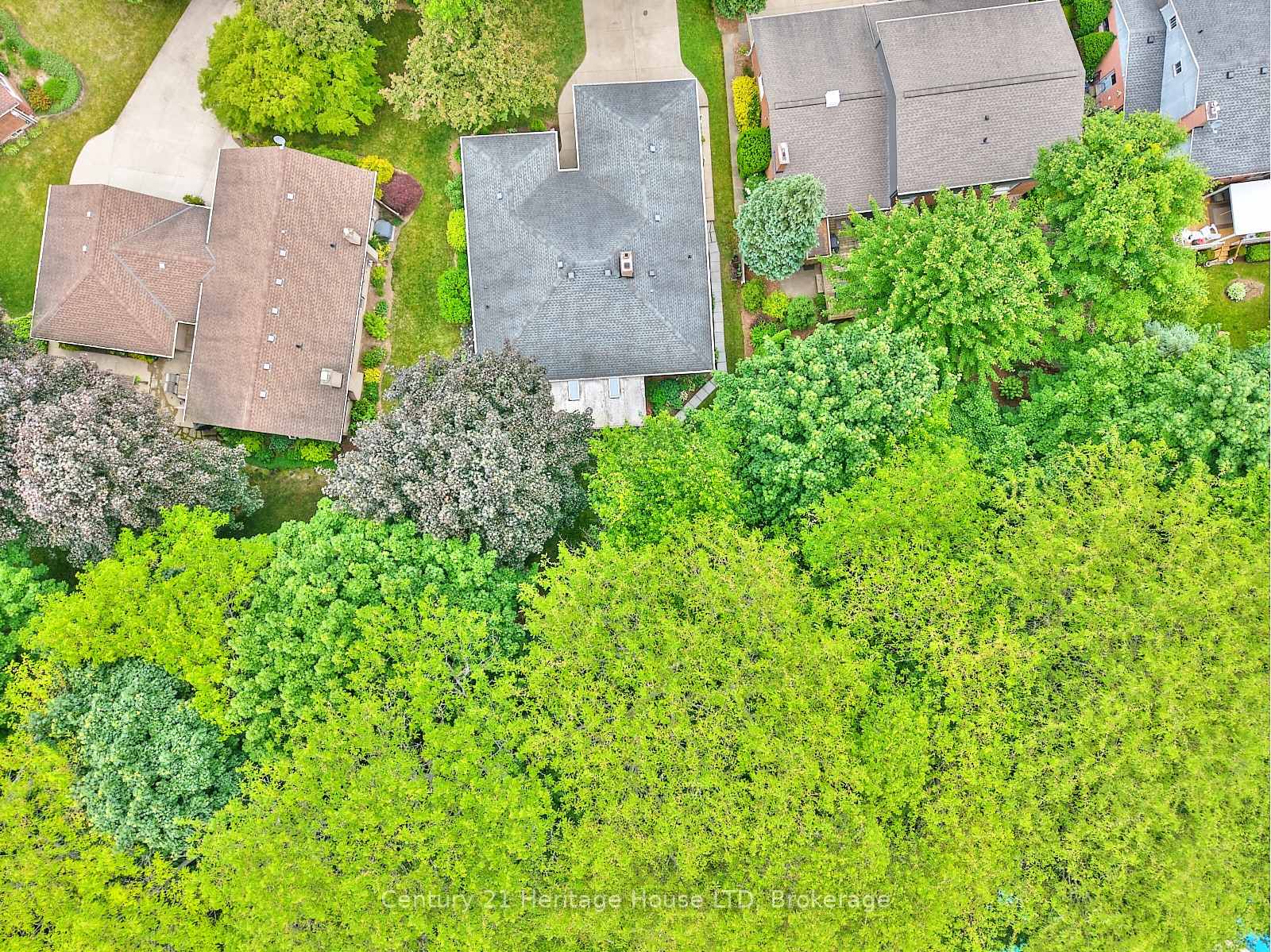Photo 45 of 12 Deerpark Crescent, Pelham, Fonthill — HOMEH