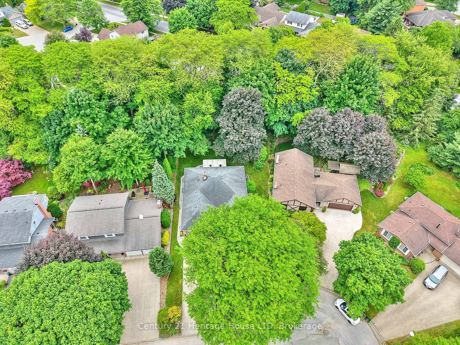Photo 46 of 12 Deerpark Crescent, Pelham, Fonthill — HOMEH
