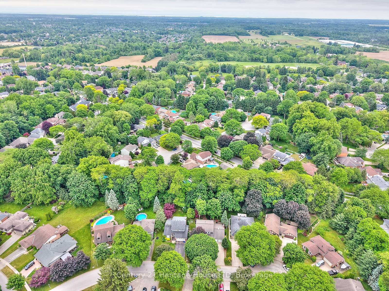 Photo 47 of 12 Deerpark Crescent, Pelham, Fonthill — HOMEH