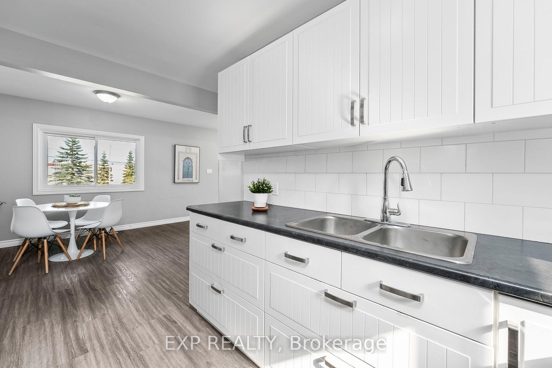 Photo 10 of 143 Westmount Drive N, Orillia — HOMEH