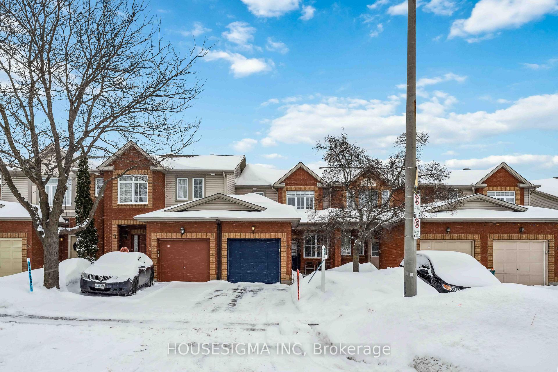Photo 3 of 22 Carwood Circle, Ottawa, Carson Meadows — HOMEH