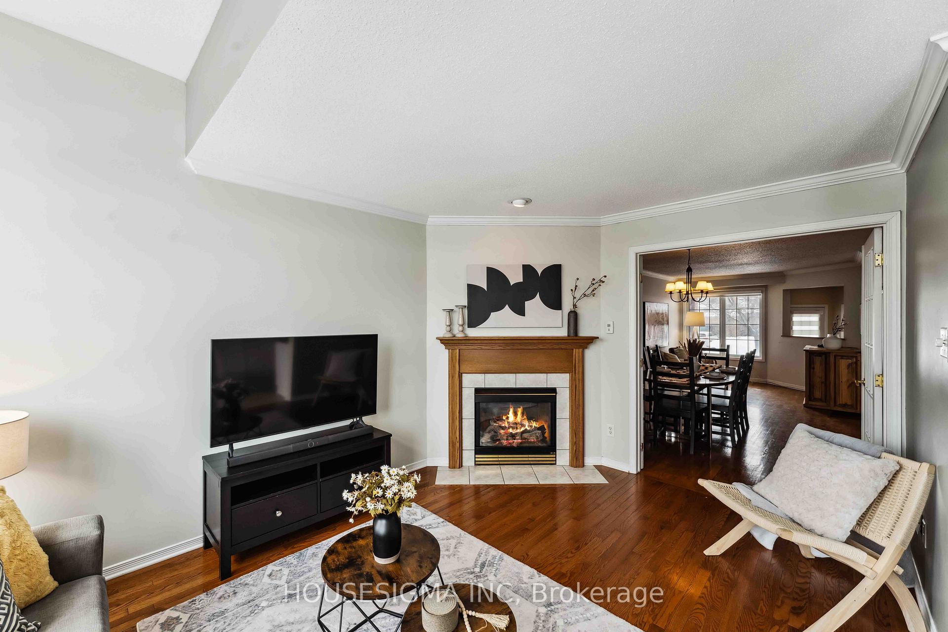 Photo 14 of 22 Carwood Circle, Ottawa, Carson Meadows — HOMEH