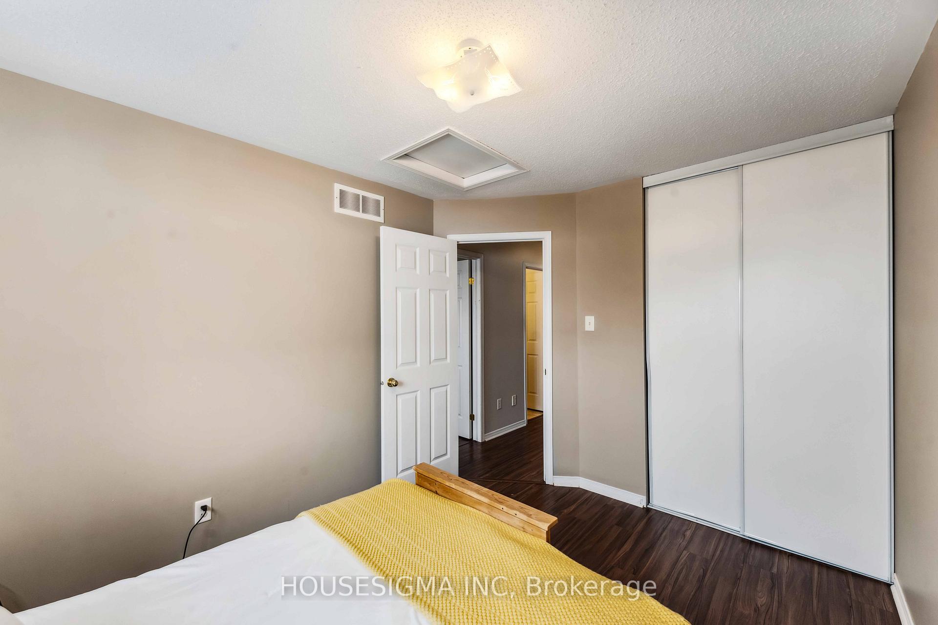 Photo 35 of 22 Carwood Circle, Ottawa, Carson Meadows — HOMEH