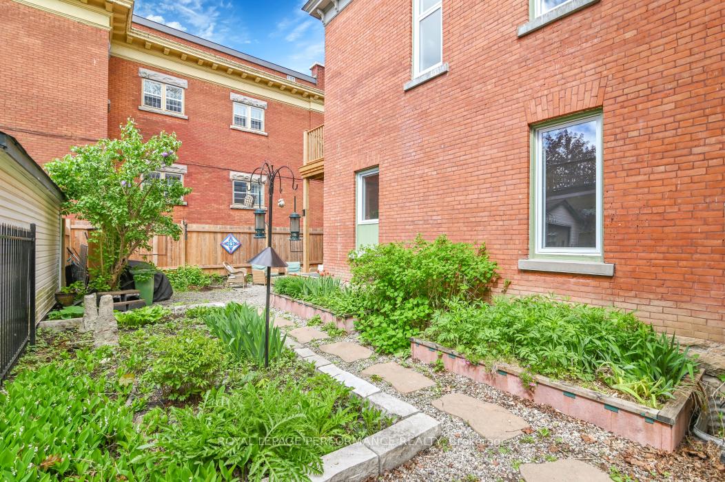 Photo 33 of 4 Hartington Place, Ottawa, Ottawa Centre/Golden Triangle — HOMEH