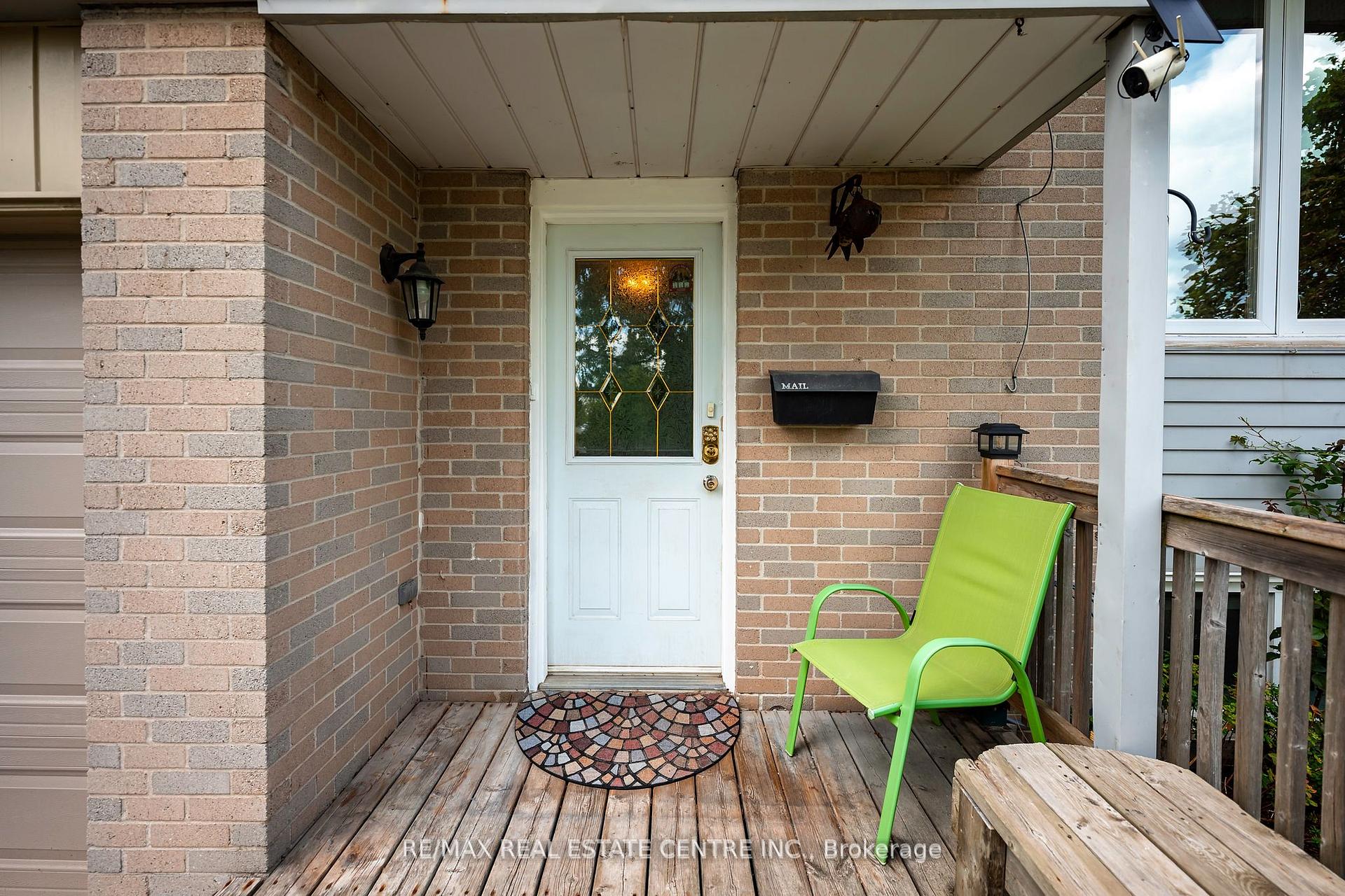 Photo 4 of 83 Brenda Boulevard, Orangeville — HOMEH