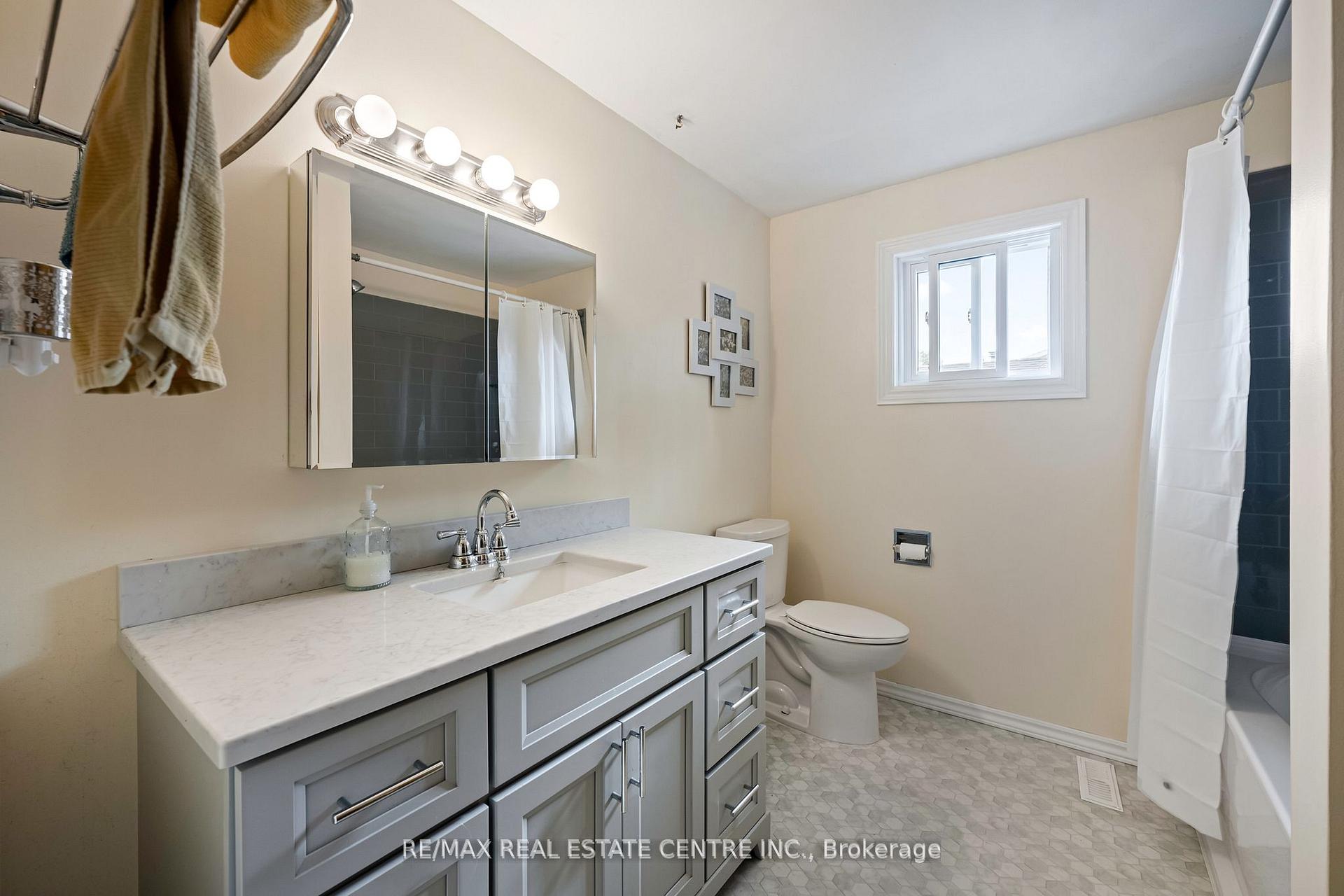 Photo 20 of 83 Brenda Boulevard, Orangeville — HOMEH