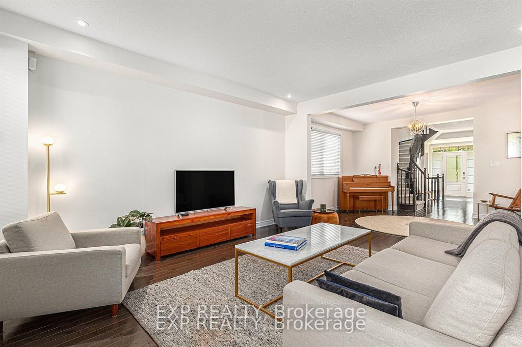Photo 5 of 304 Locust Ridge, Ottawa, Mer Bleue/Bradley Estates/Anderson Park — HOMEH