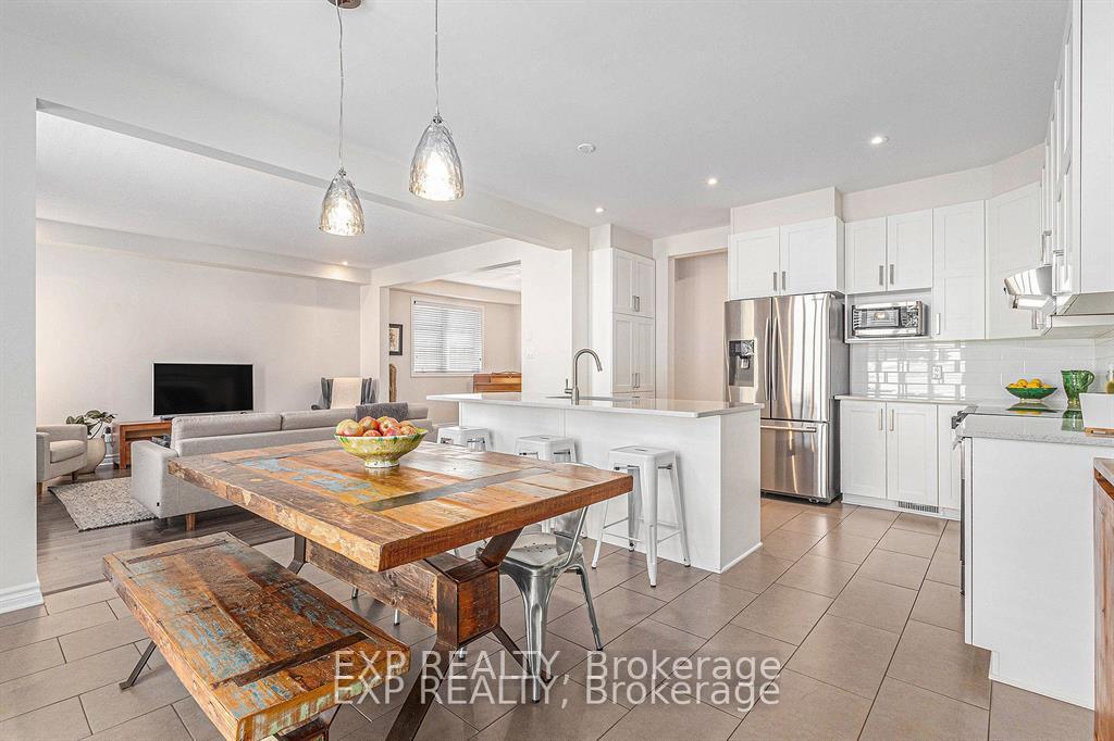 Photo 12 of 304 Locust Ridge, Ottawa, Mer Bleue/Bradley Estates/Anderson Park — HOMEH