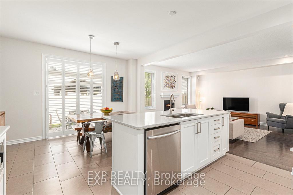 Photo 16 of 304 Locust Ridge, Ottawa, Mer Bleue/Bradley Estates/Anderson Park — HOMEH