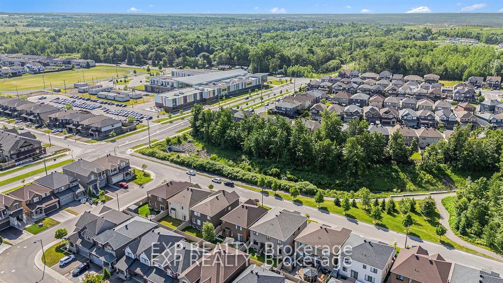 Photo 33 of 304 Locust Ridge, Ottawa, Mer Bleue/Bradley Estates/Anderson Park — HOMEH