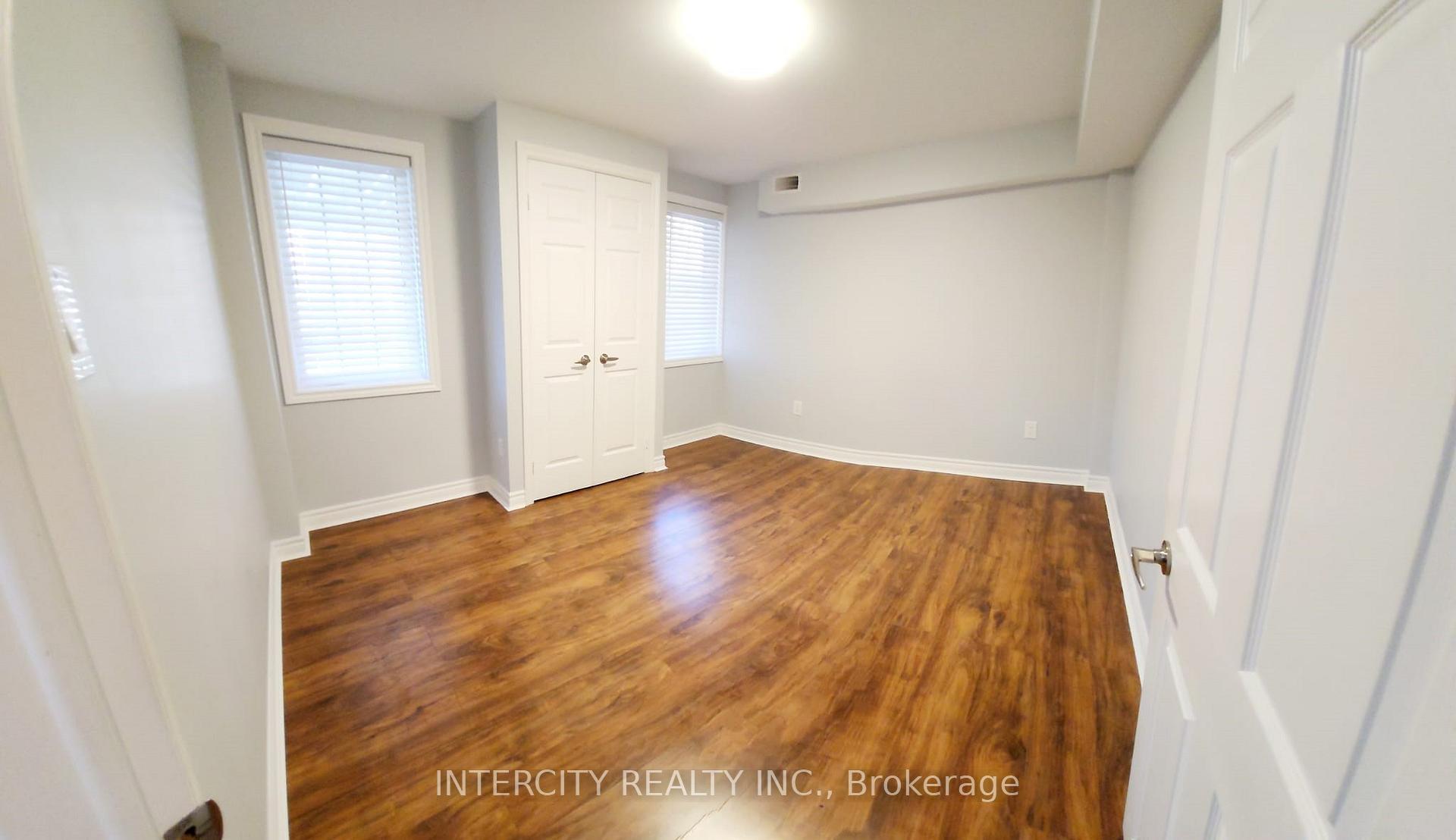 Photo 5 of 102 Harbord Street, Markham, Berczy — HOMEH