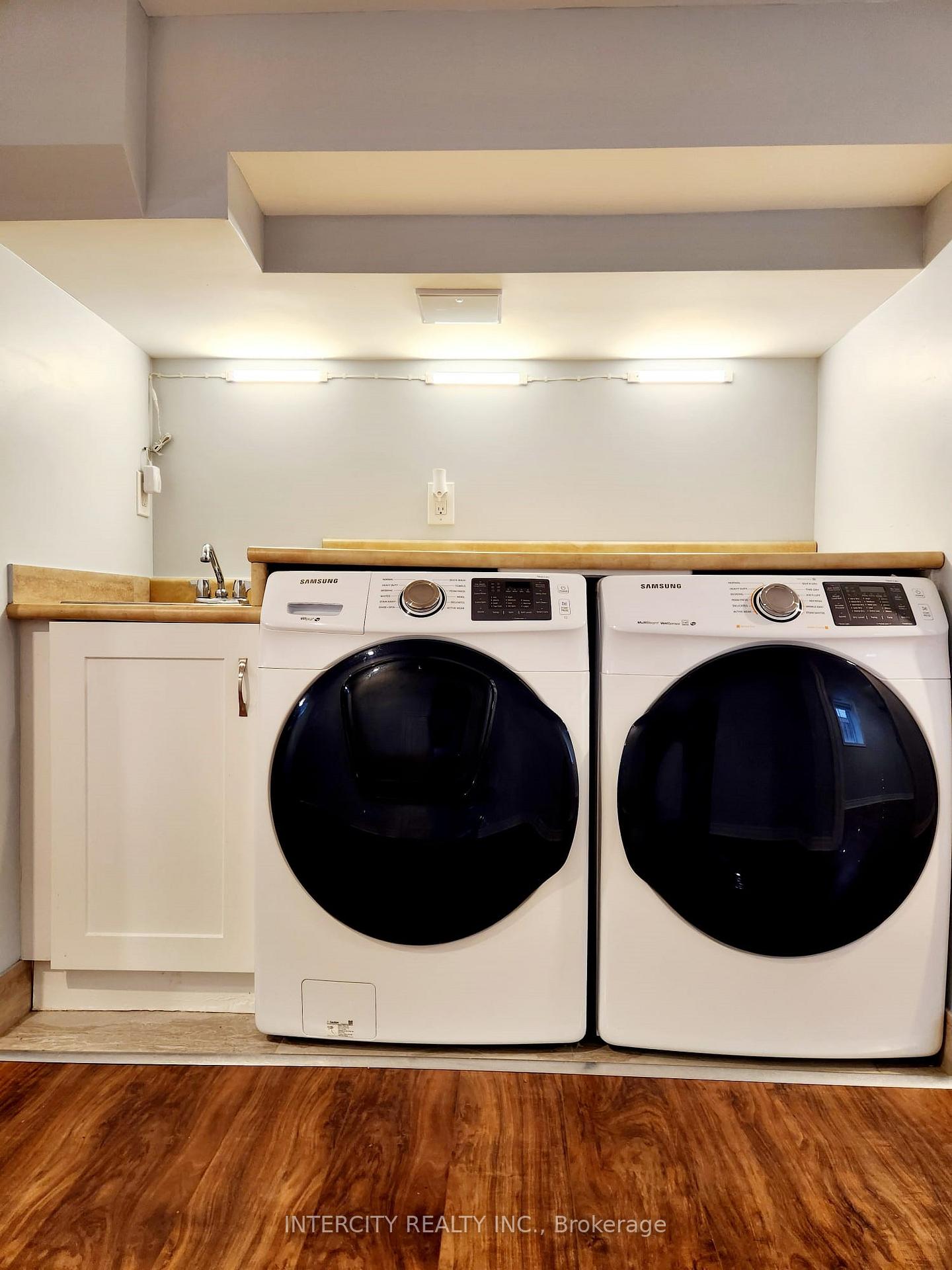 Photo 9 of 102 Harbord Street, Markham, Berczy — HOMEH