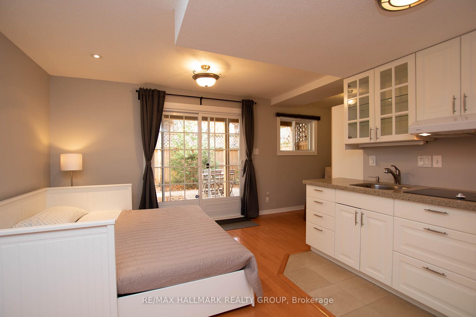 Photo 4 of 22 Central Avenue, Ottawa, Ottawa Centre/Golden Triangle — HOMEH