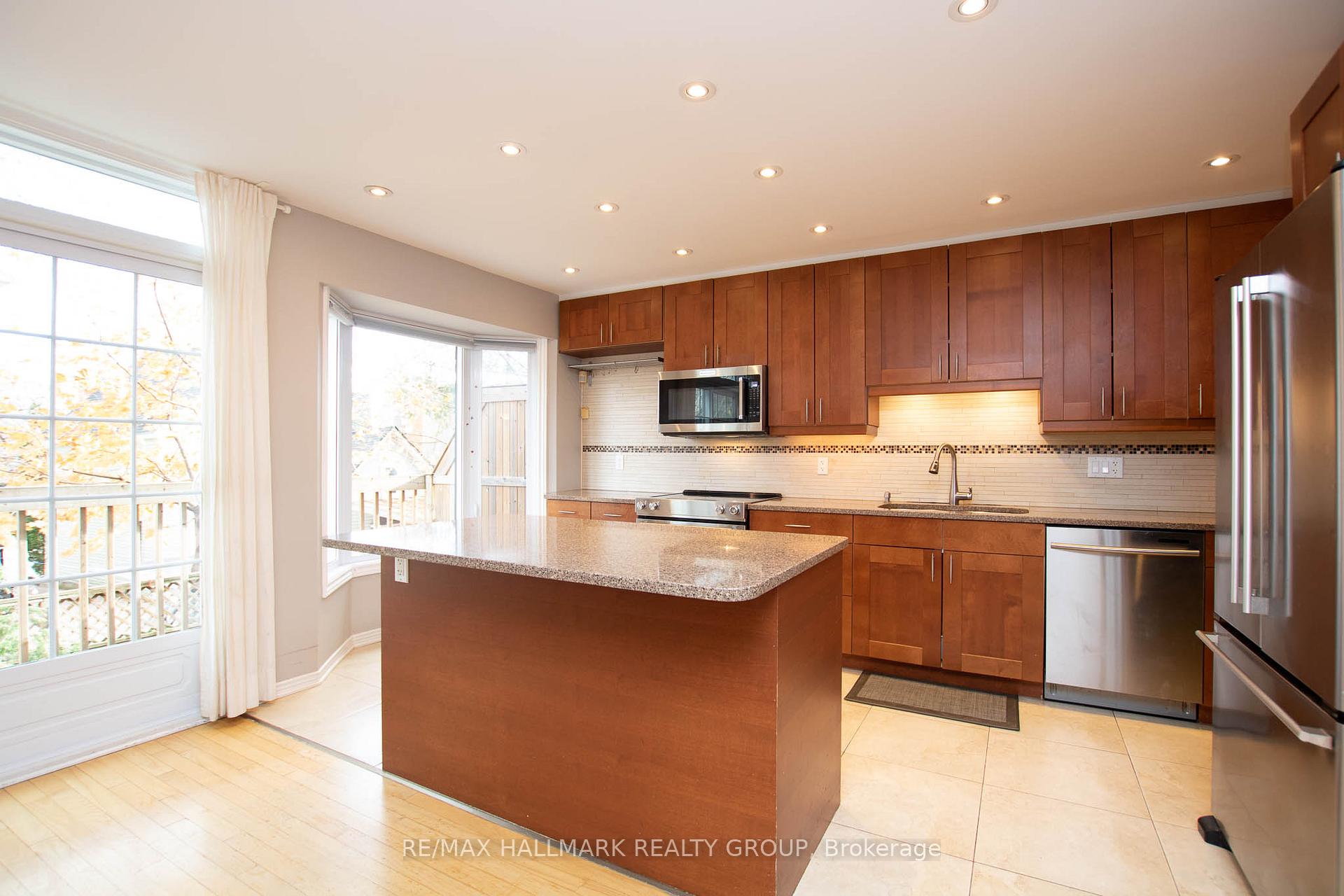 Photo 11 of 22 Central Avenue, Ottawa, Ottawa Centre/Golden Triangle — HOMEH