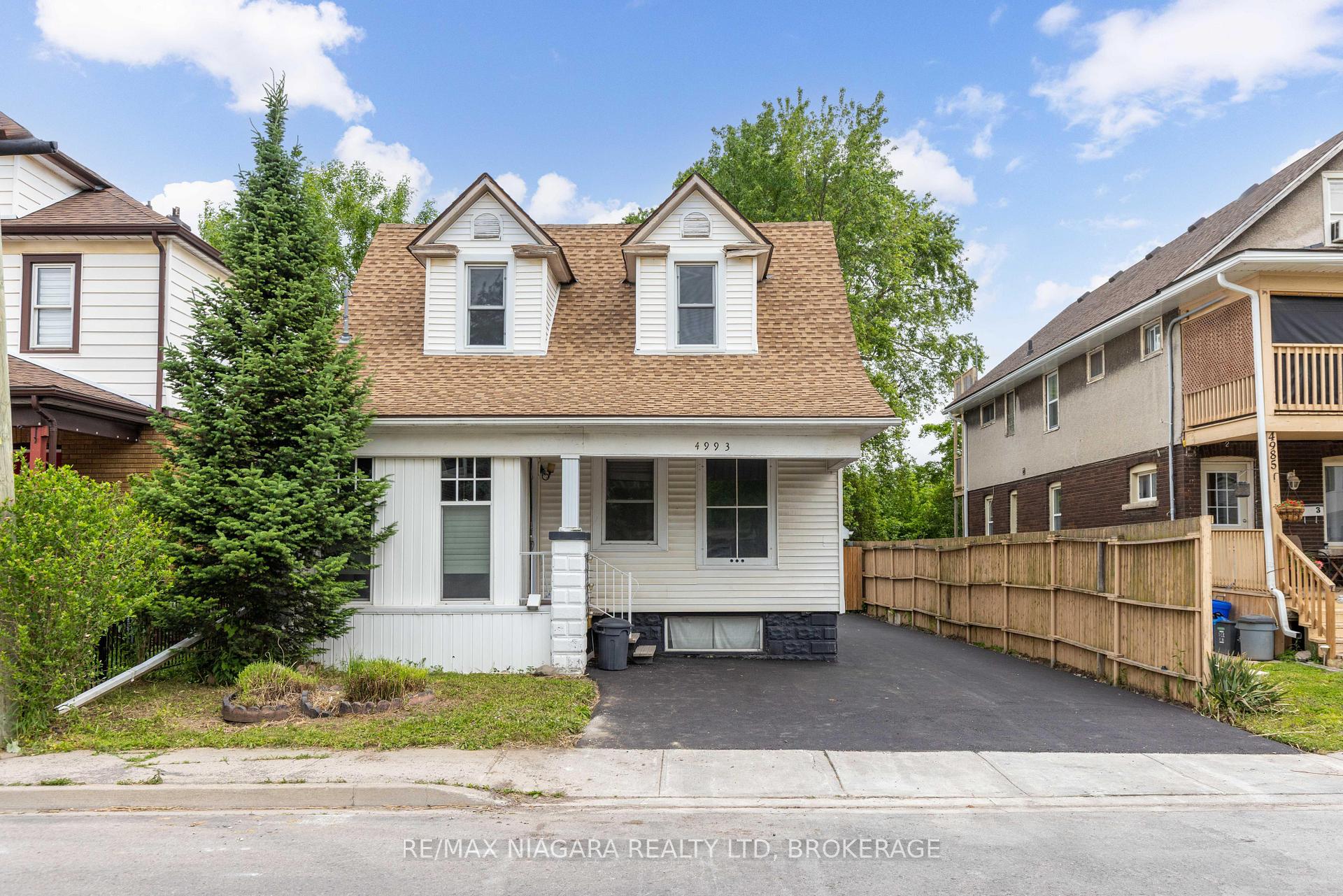 Photo 1 of 4993 Maple Street, Niagara Falls, Cherrywood — HOMEH