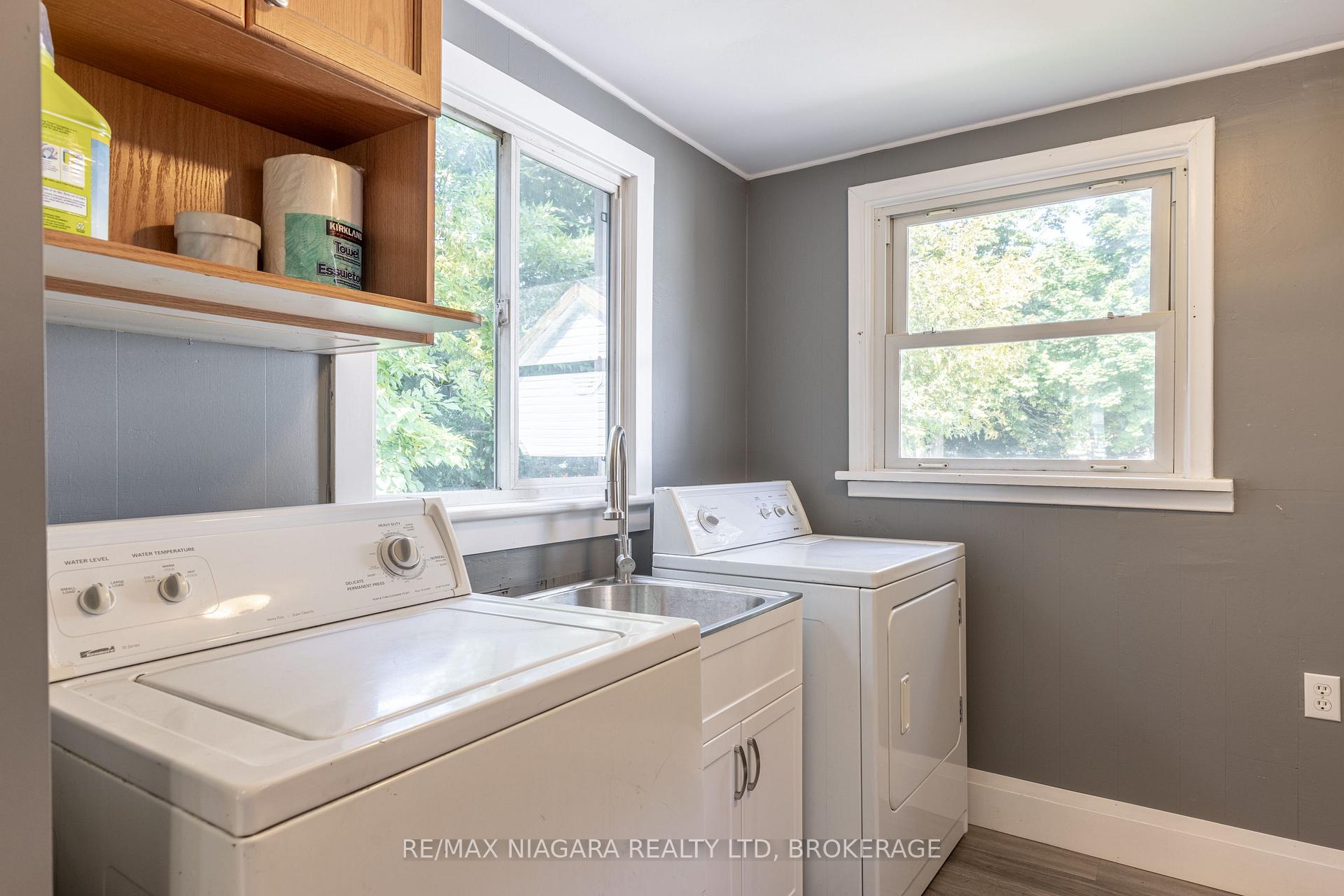 Photo 13 of 4993 Maple Street, Niagara Falls, Cherrywood — HOMEH