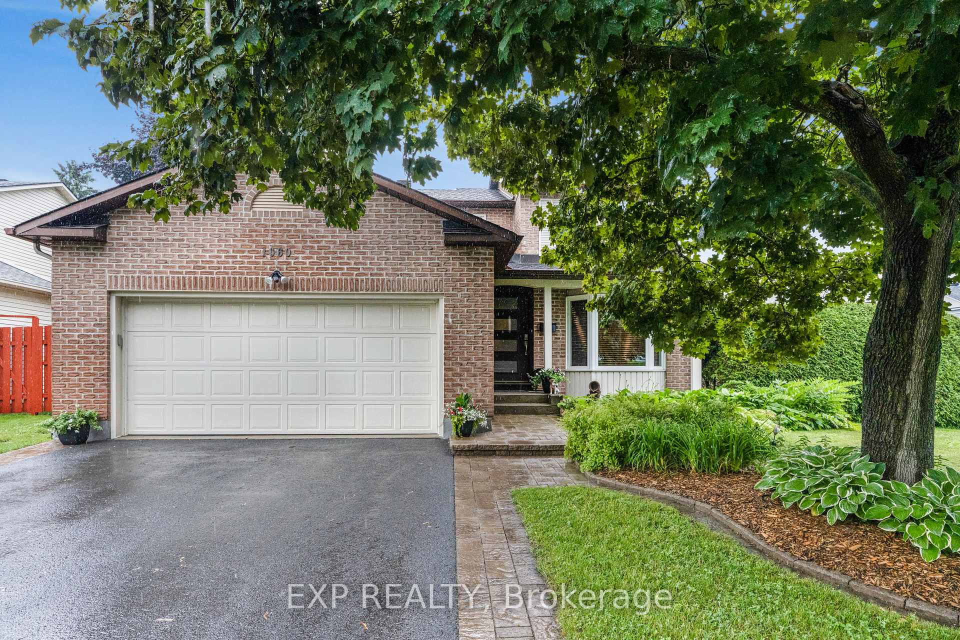 Photo 1 of 1660 Champneuf Drive, Ottawa, Chateauneuf — HOMEH
