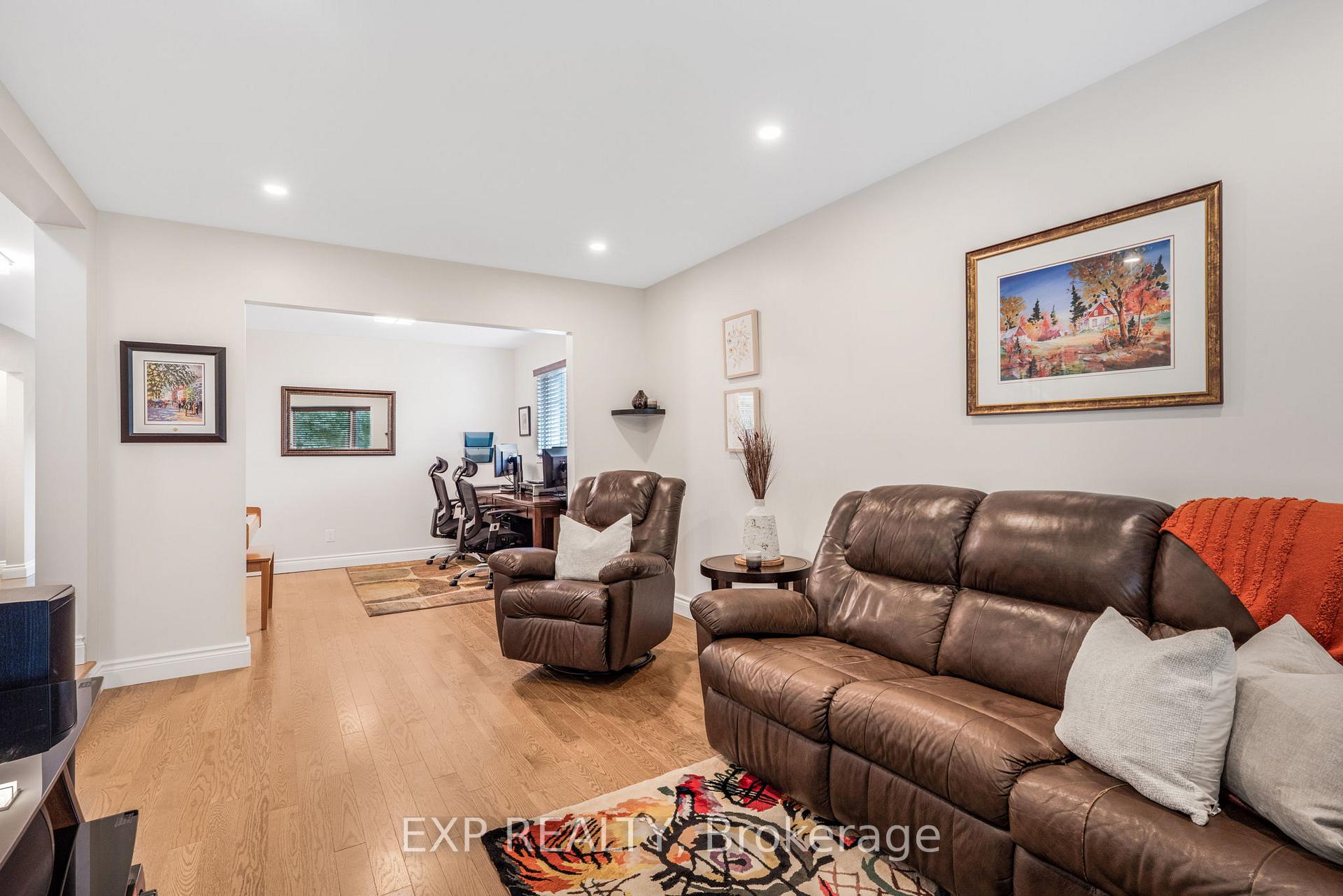 Photo 7 of 1660 Champneuf Drive, Ottawa, Chateauneuf — HOMEH
