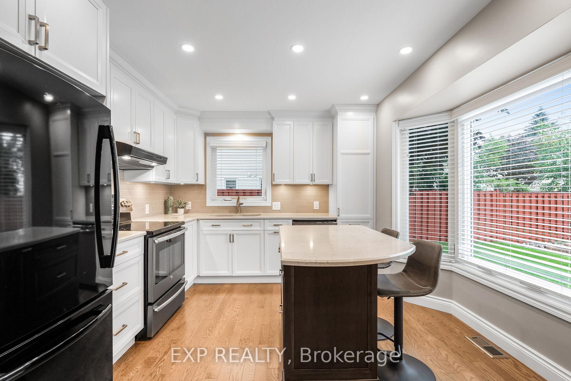 Photo 11 of 1660 Champneuf Drive, Ottawa, Chateauneuf — HOMEH