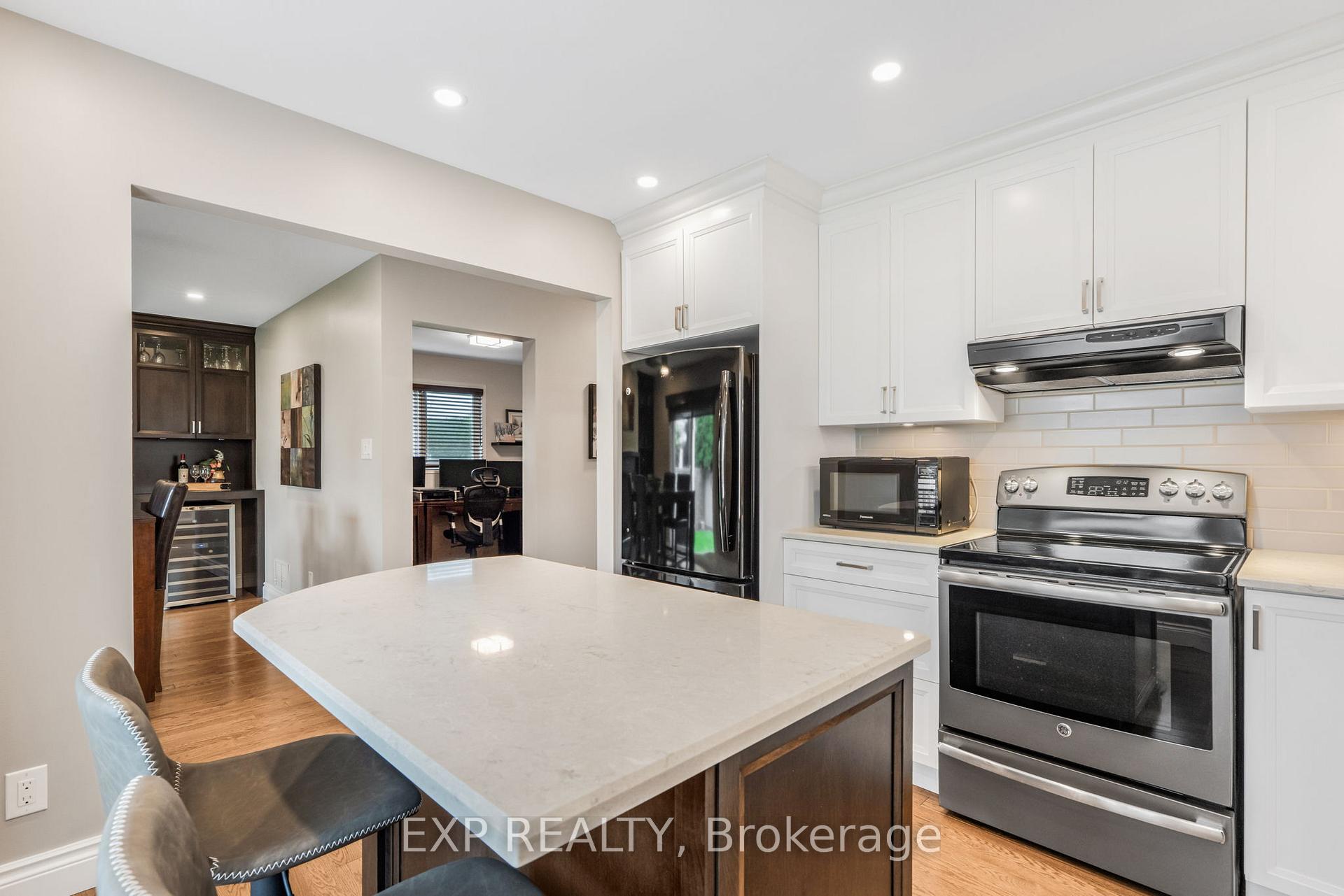 Photo 14 of 1660 Champneuf Drive, Ottawa, Chateauneuf — HOMEH