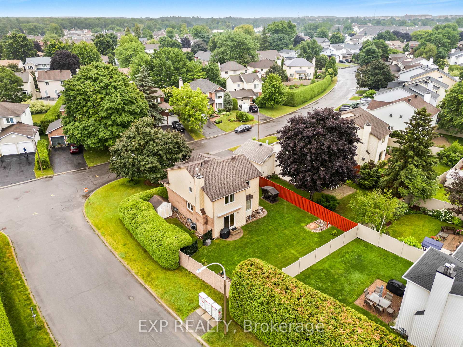 Photo 33 of 1660 Champneuf Drive, Ottawa, Chateauneuf — HOMEH