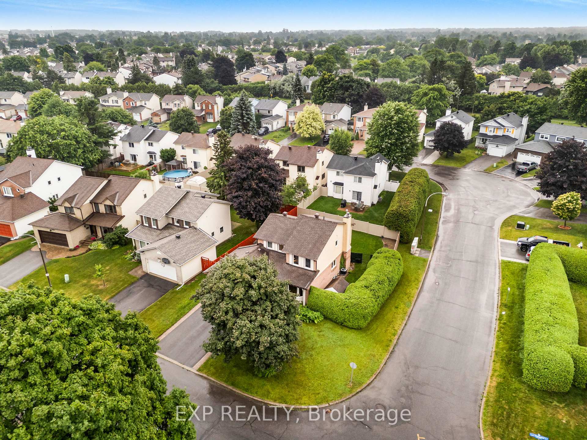 Photo 35 of 1660 Champneuf Drive, Ottawa, Chateauneuf — HOMEH