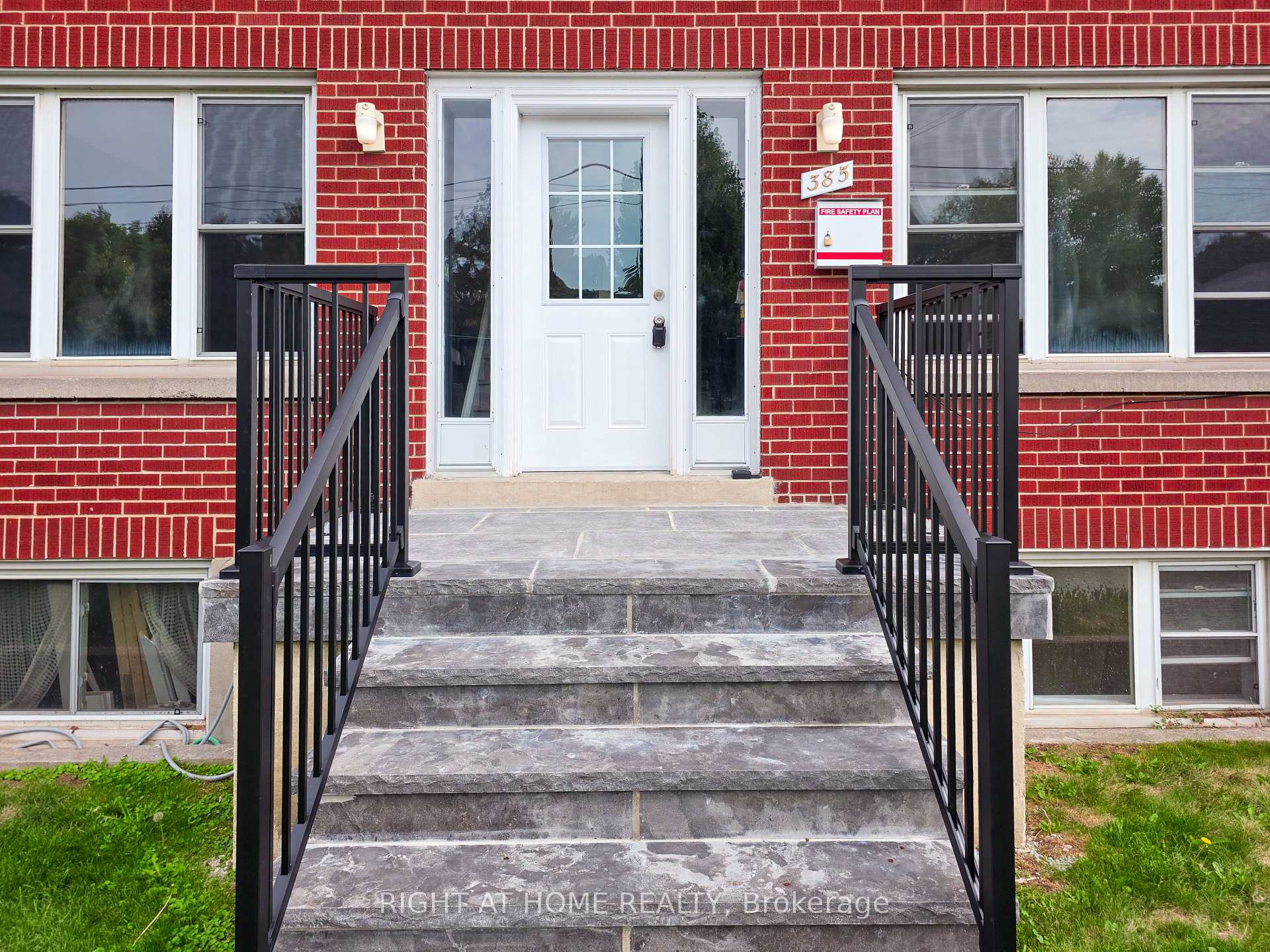 Photo 4 of Unit LowerLevel, 385 Mary Street, Oshawa, O'Neill — HOMEH