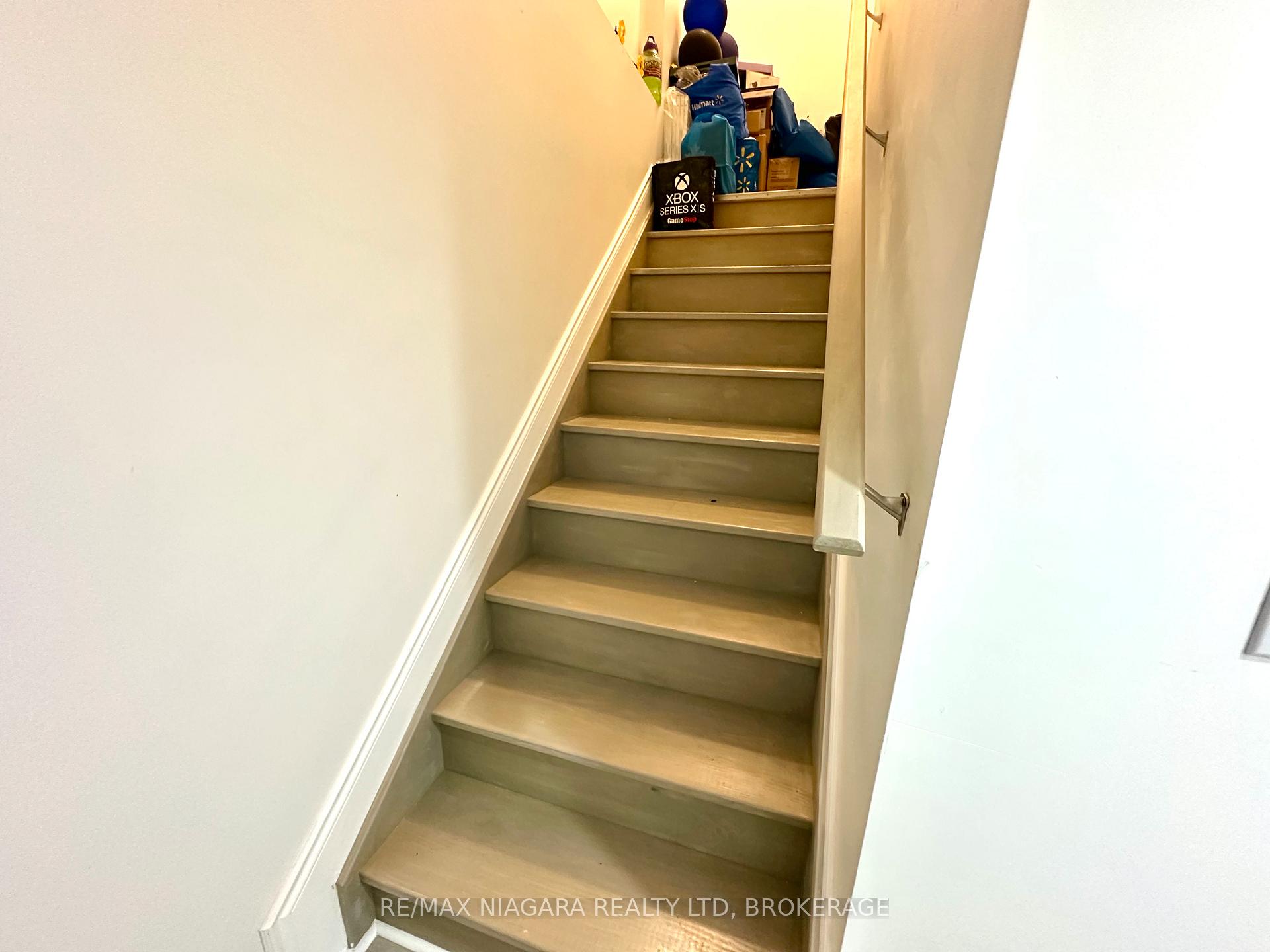 Photo 18 of 7358 Marvel Drive, Niagara Falls, Brown — HOMEH