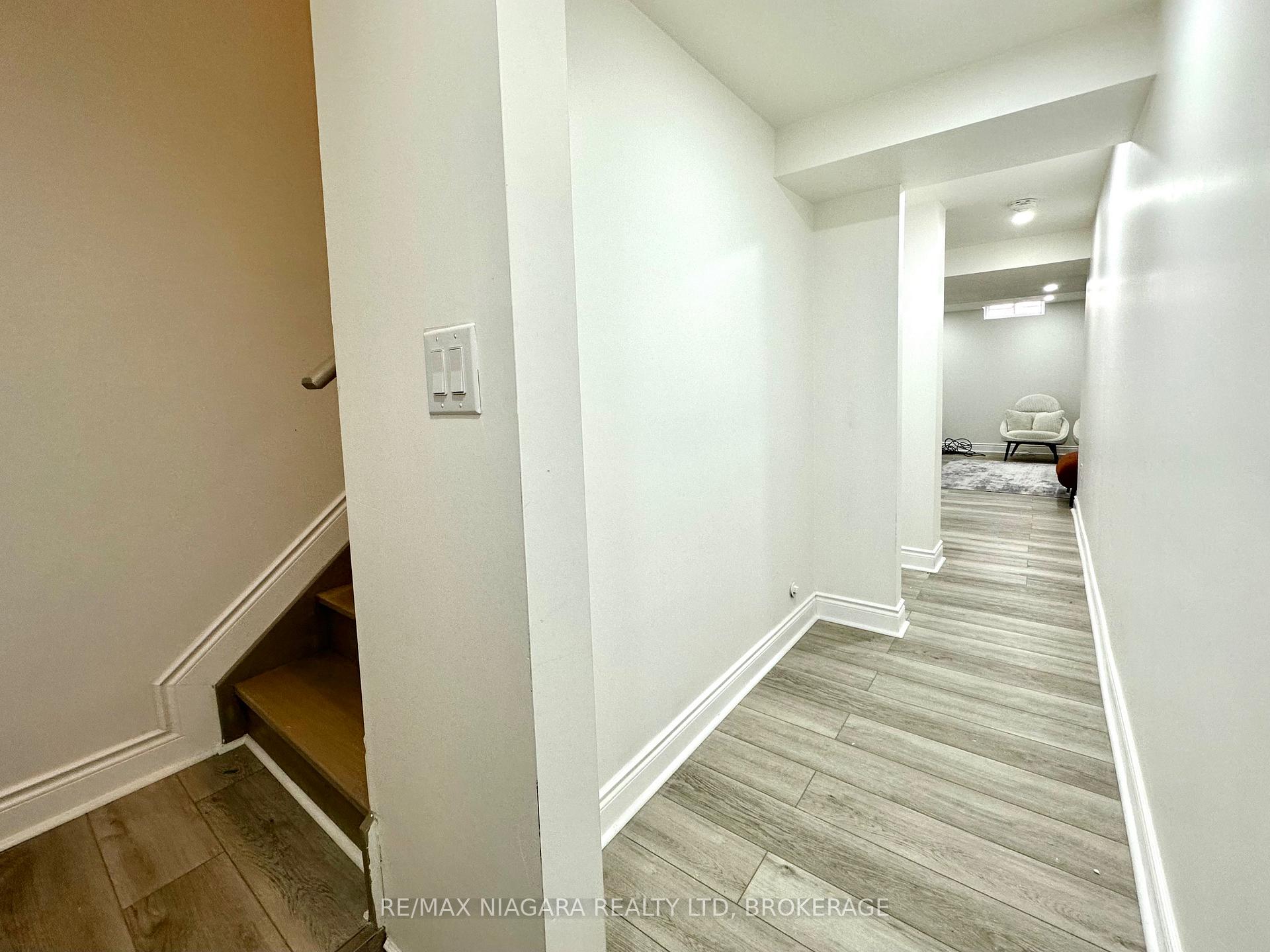 Photo 19 of 7358 Marvel Drive, Niagara Falls, Brown — HOMEH