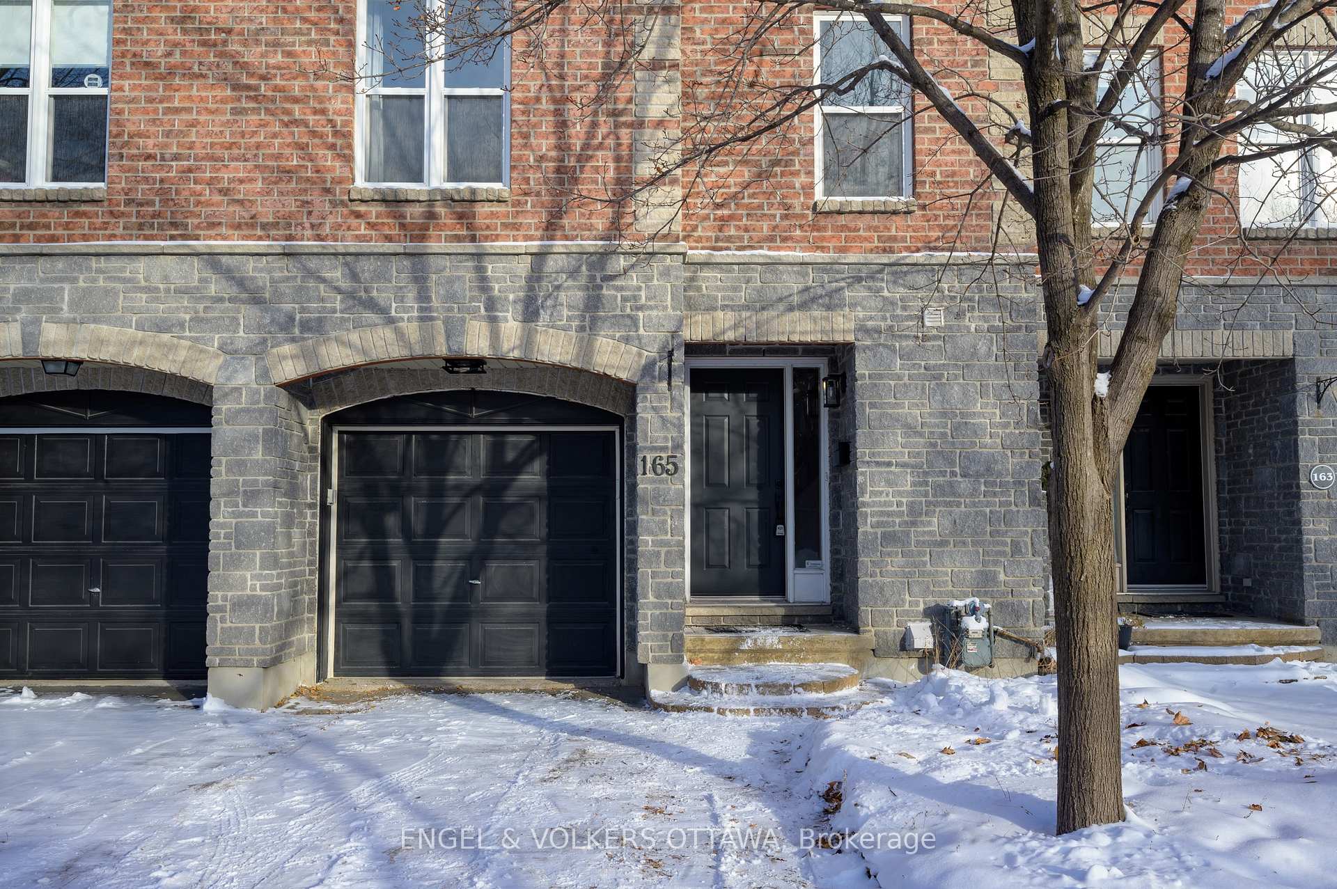Photo 2 of 165 Arcola Private, Ottawa, Overbrook/Castle Heights — HOMEH