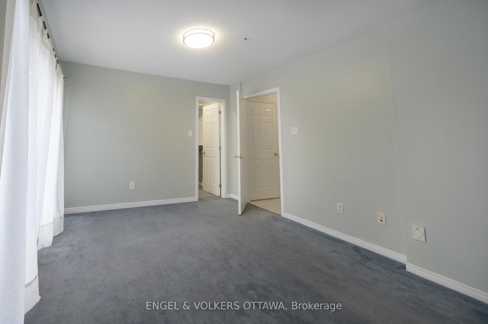 Photo 6 of 165 Arcola Private, Ottawa, Overbrook/Castle Heights — HOMEH