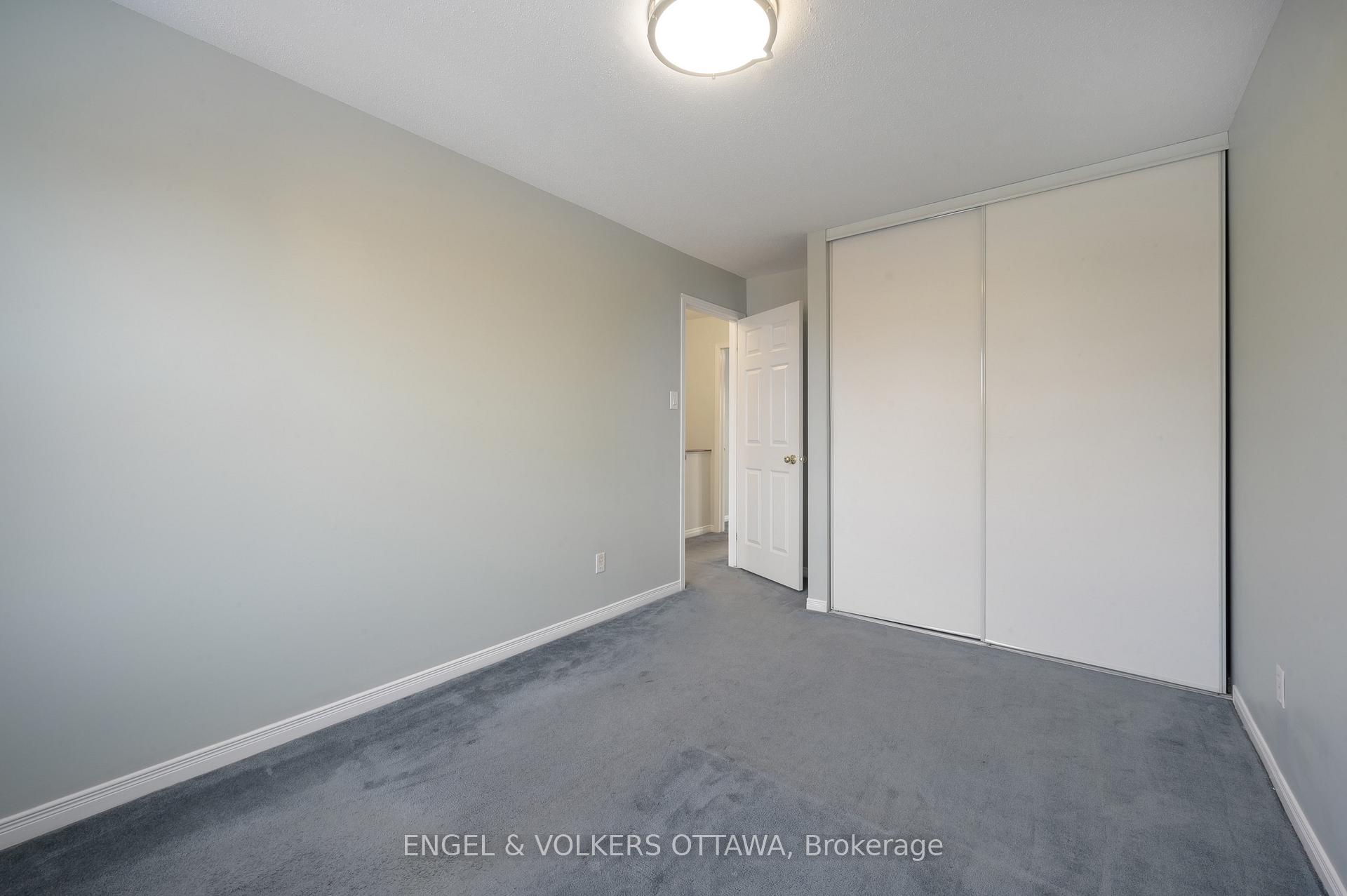 Photo 16 of 165 Arcola Private, Ottawa, Overbrook/Castle Heights — HOMEH