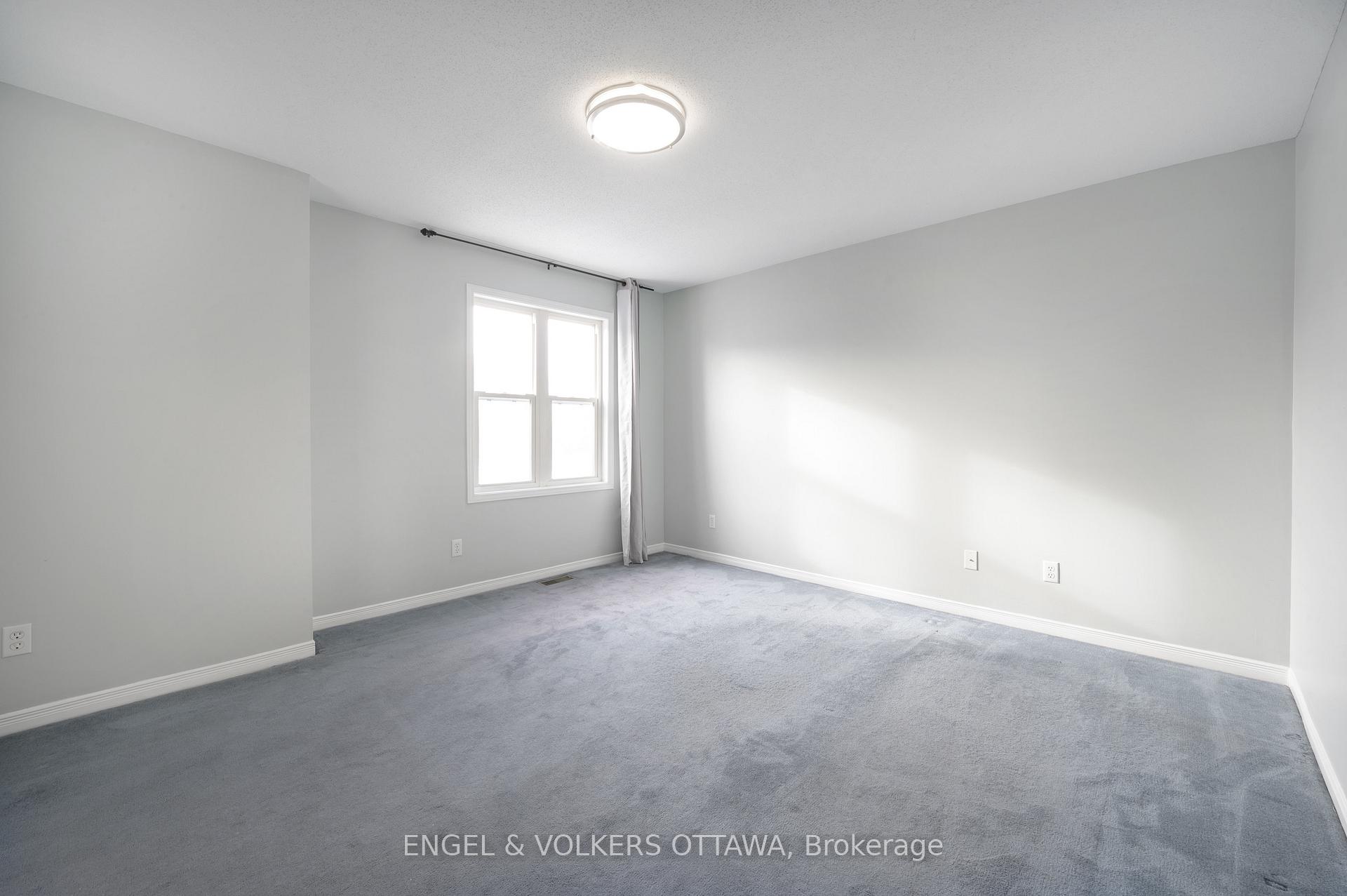 Photo 18 of 165 Arcola Private, Ottawa, Overbrook/Castle Heights — HOMEH