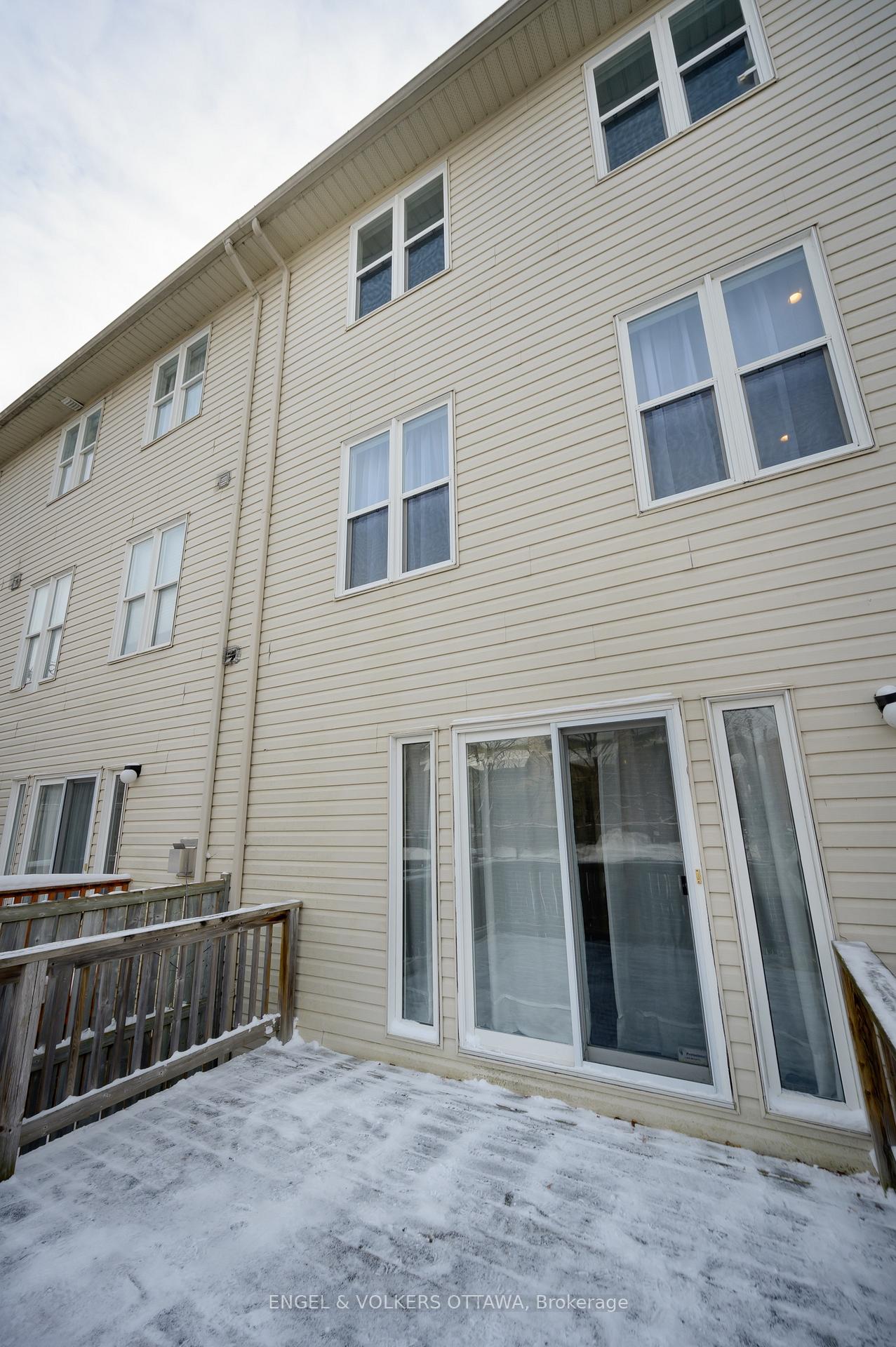 Photo 25 of 165 Arcola Private, Ottawa, Overbrook/Castle Heights — HOMEH