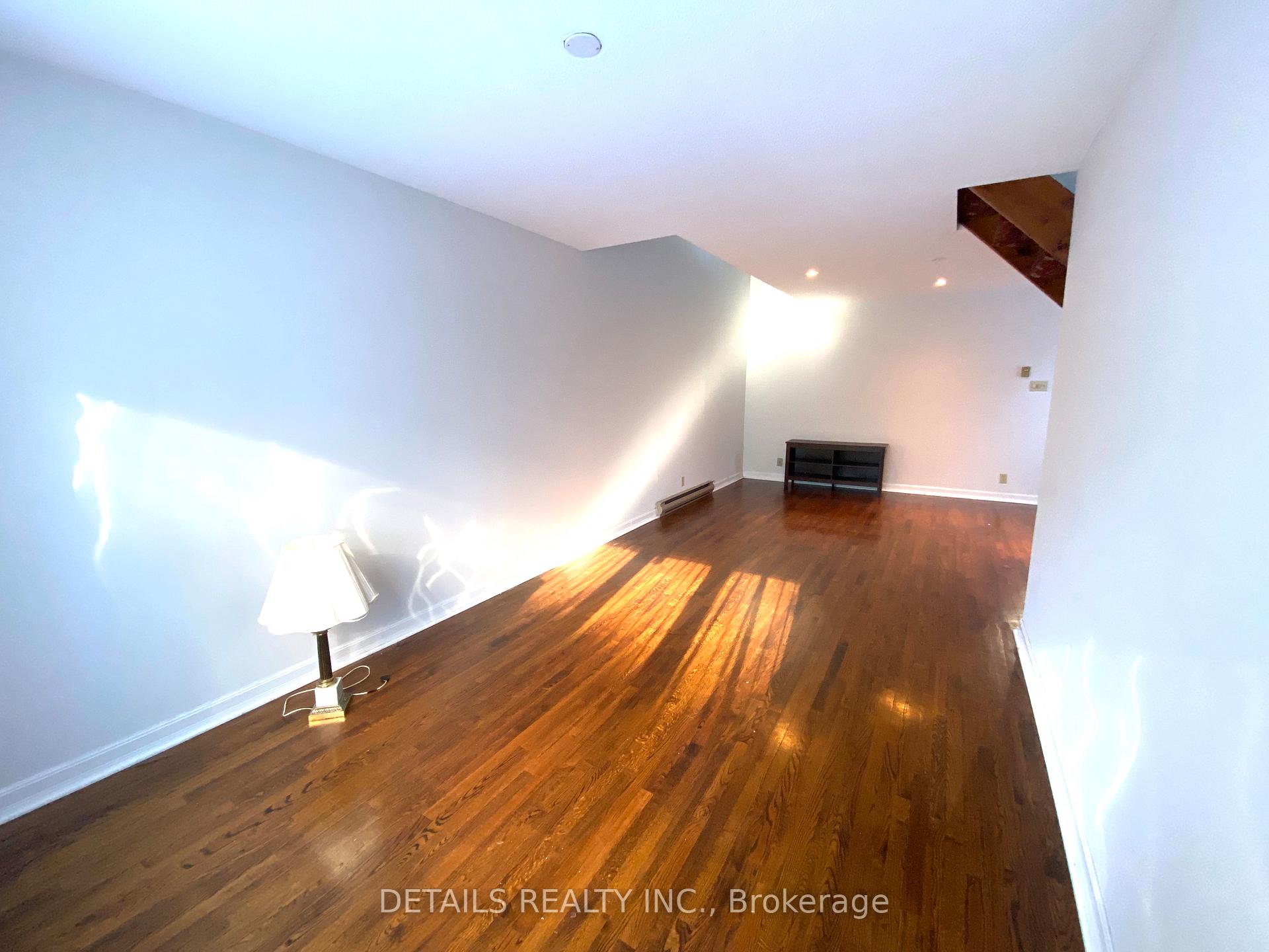 Photo 4 of Unit #2, 9 Gilmour Street W, Ottawa, Ottawa Centre/Golden Triangle — HOMEH
